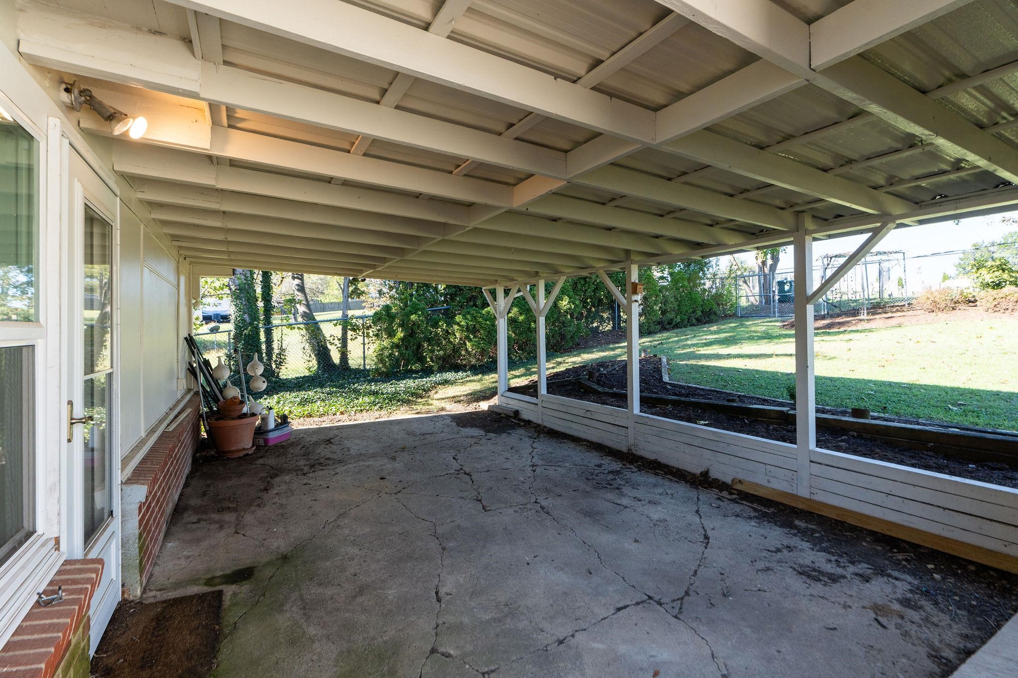 529 S LINDEN AVE