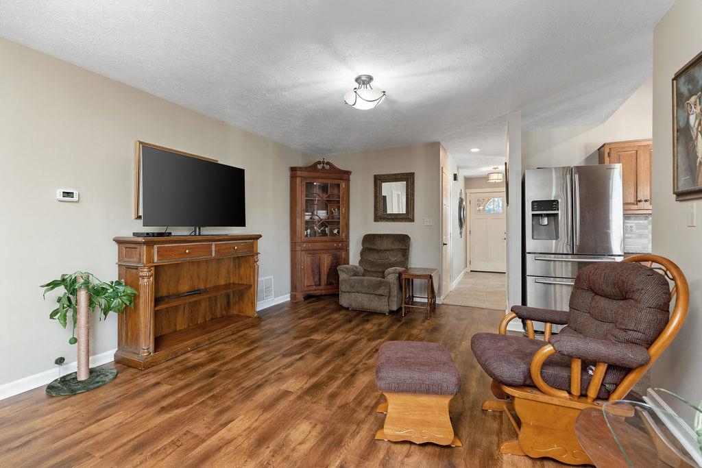 94 DICES SPRING RD