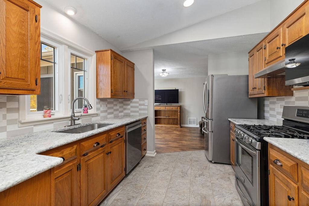 94 DICES SPRING RD
