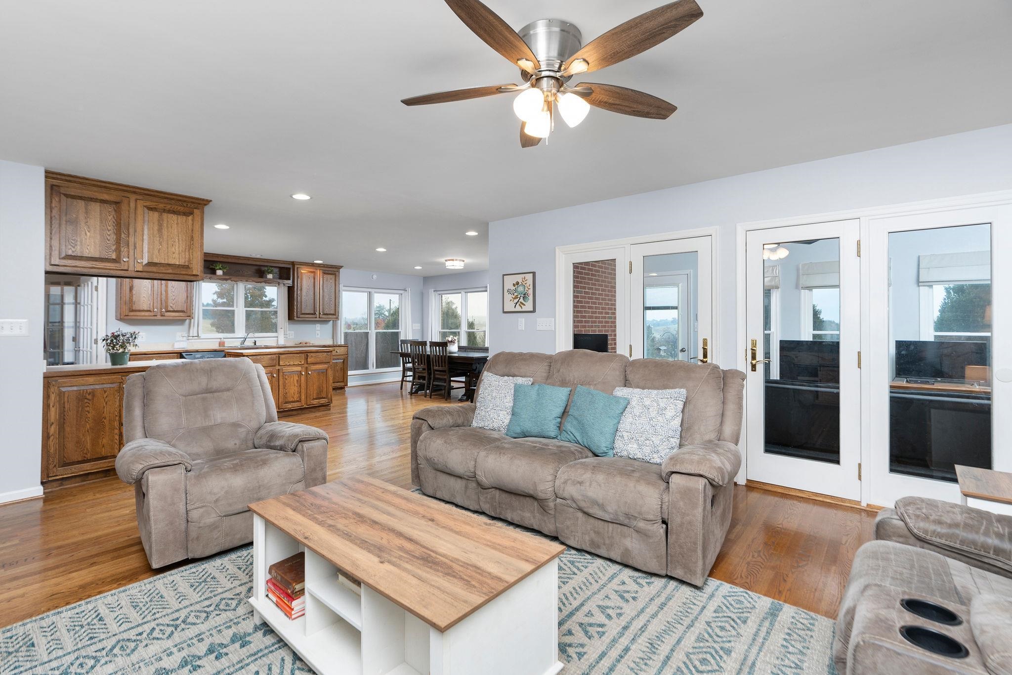 1197 ENTRY SCHOOL RD