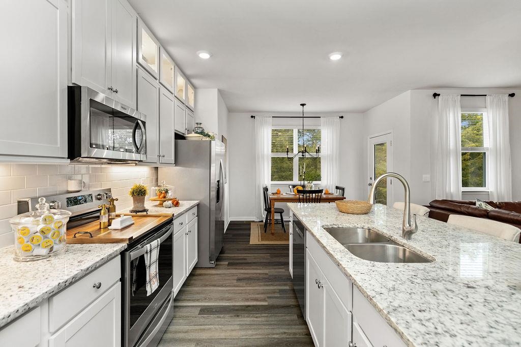 411 STONEWALL JACKSON BLVD