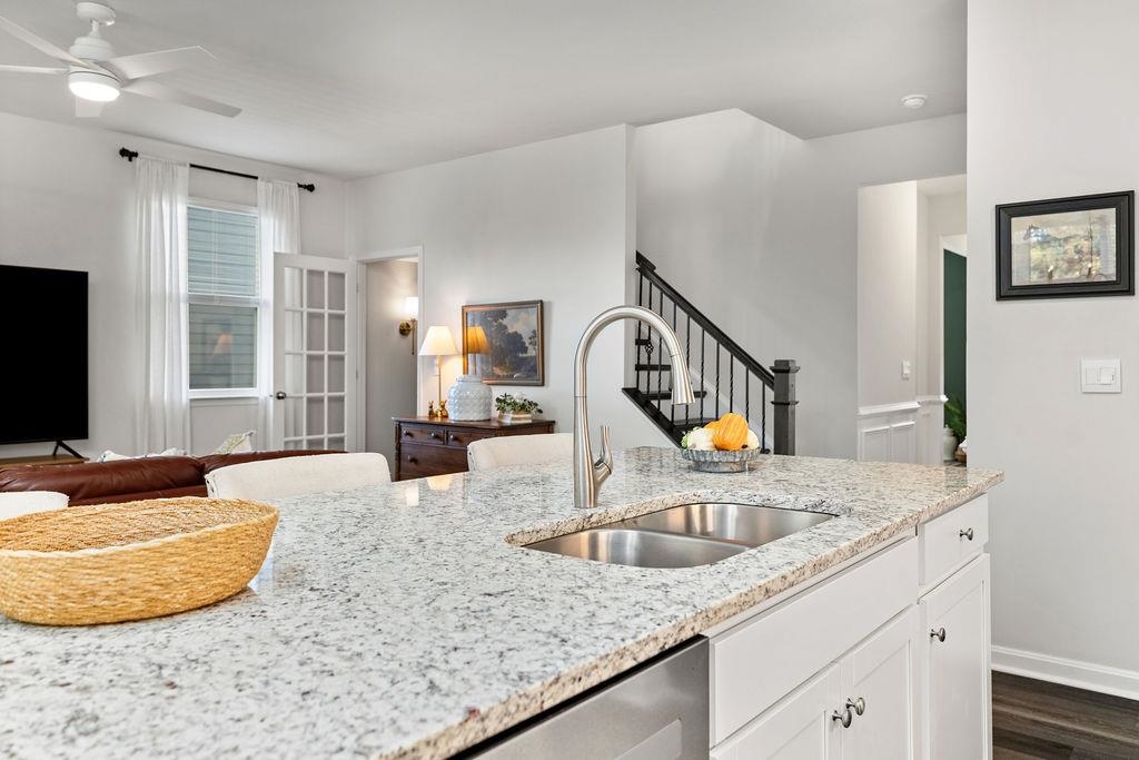 411 STONEWALL JACKSON BLVD