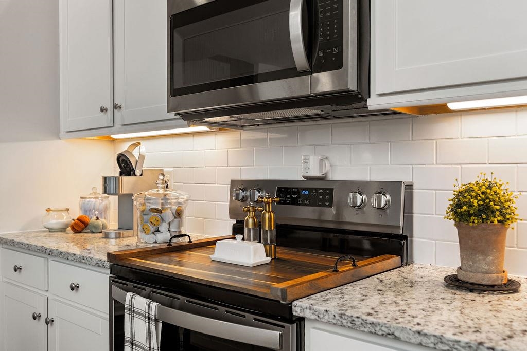 411 STONEWALL JACKSON BLVD