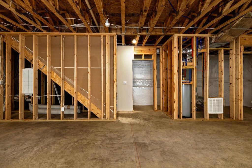 411 STONEWALL JACKSON BLVD