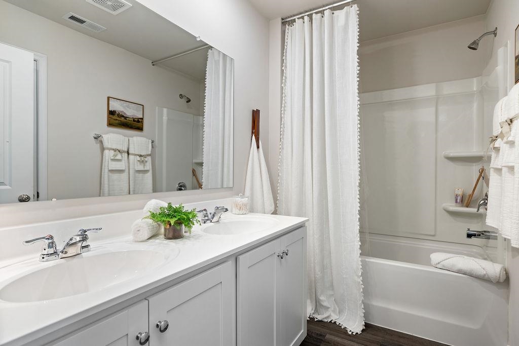 411 STONEWALL JACKSON BLVD