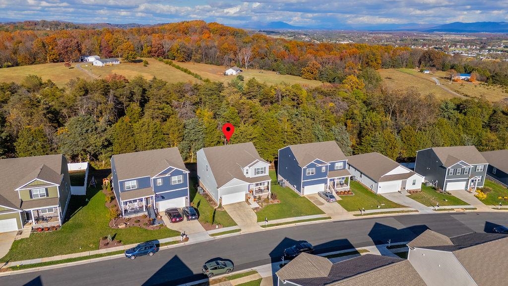 411 STONEWALL JACKSON BLVD