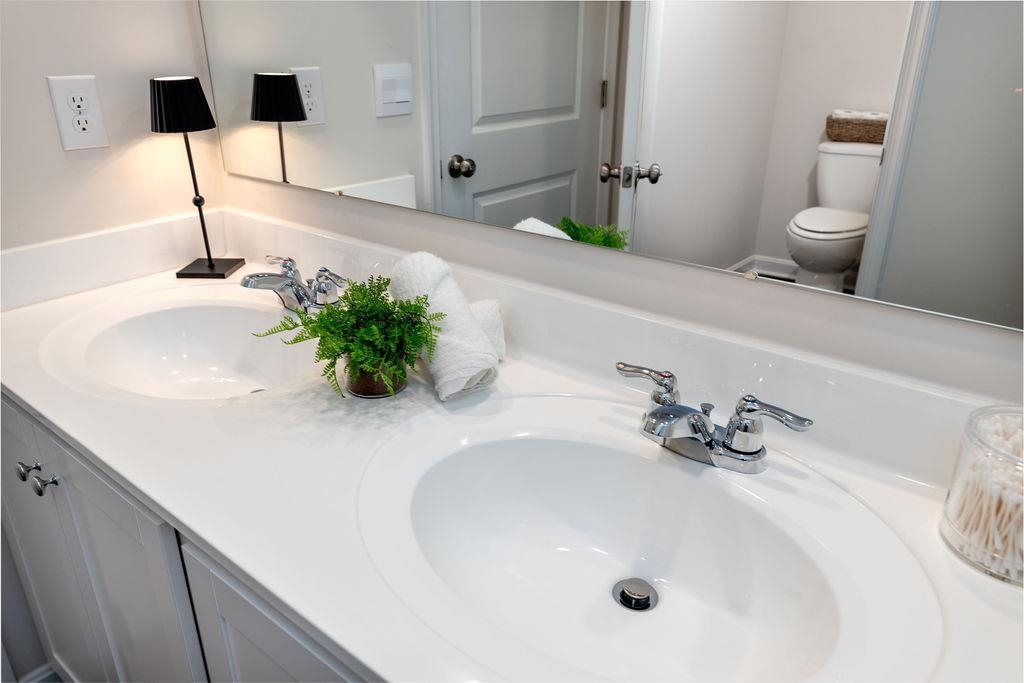 411 STONEWALL JACKSON BLVD