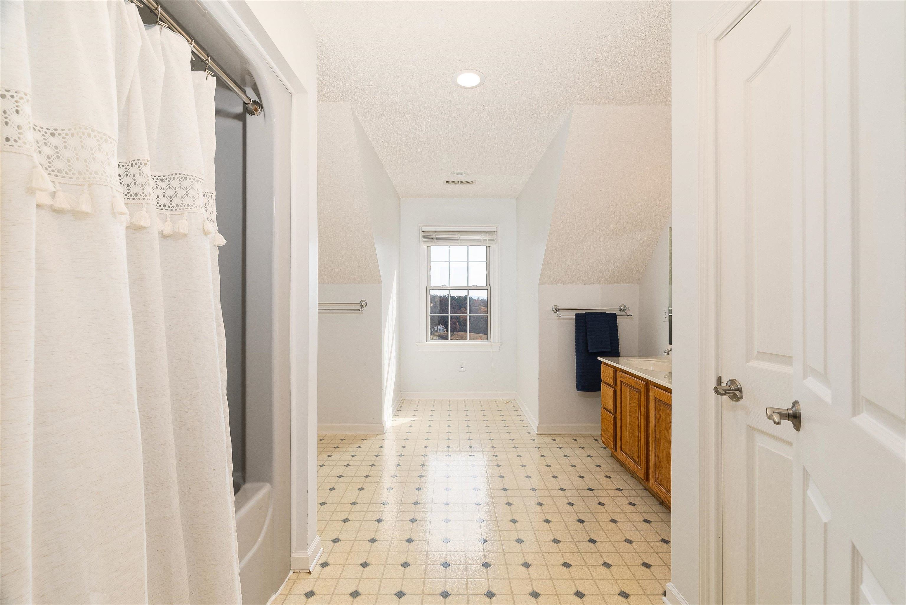 746 CHRISTIANS CREEK RD