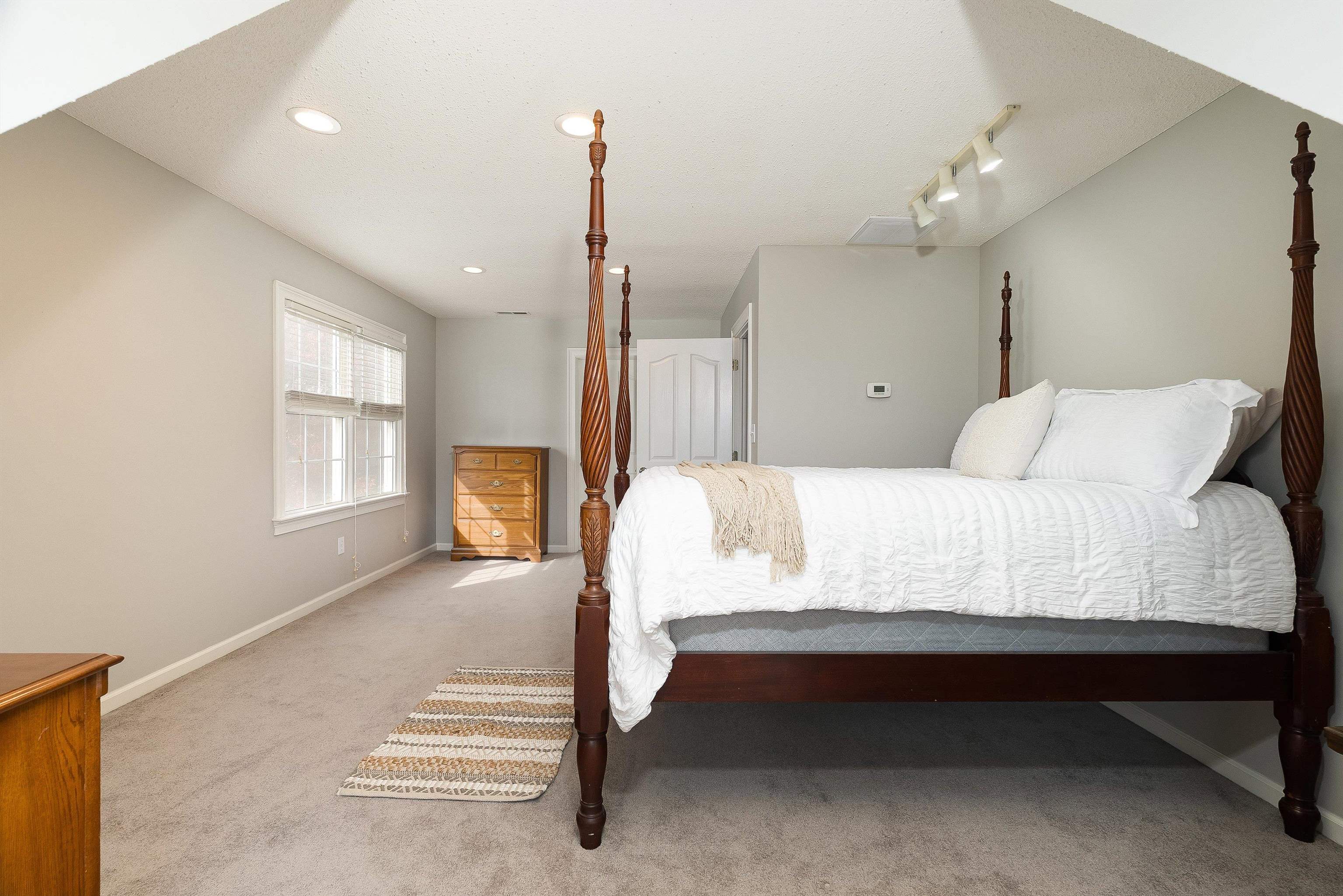 746 CHRISTIANS CREEK RD