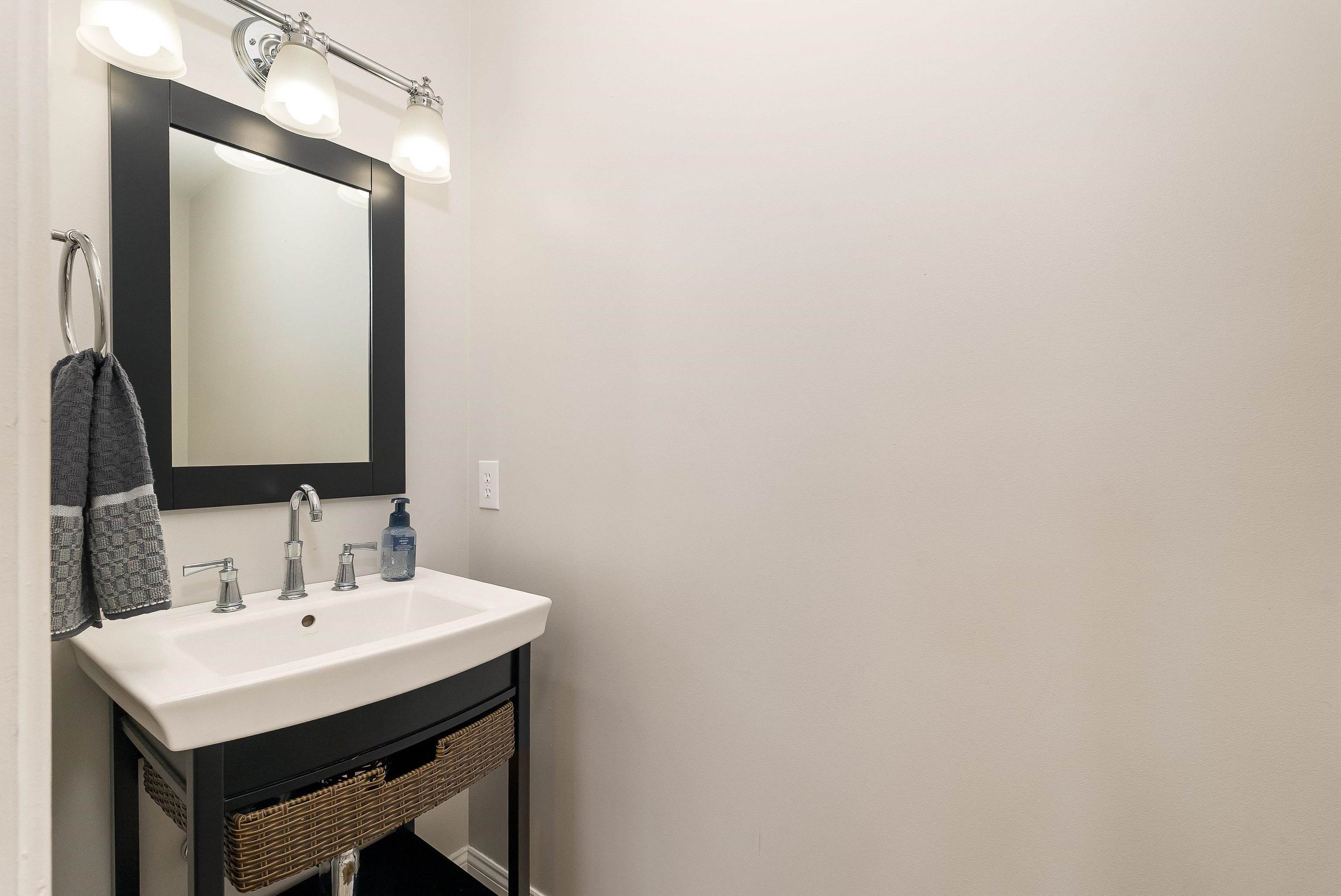 746 CHRISTIANS CREEK RD