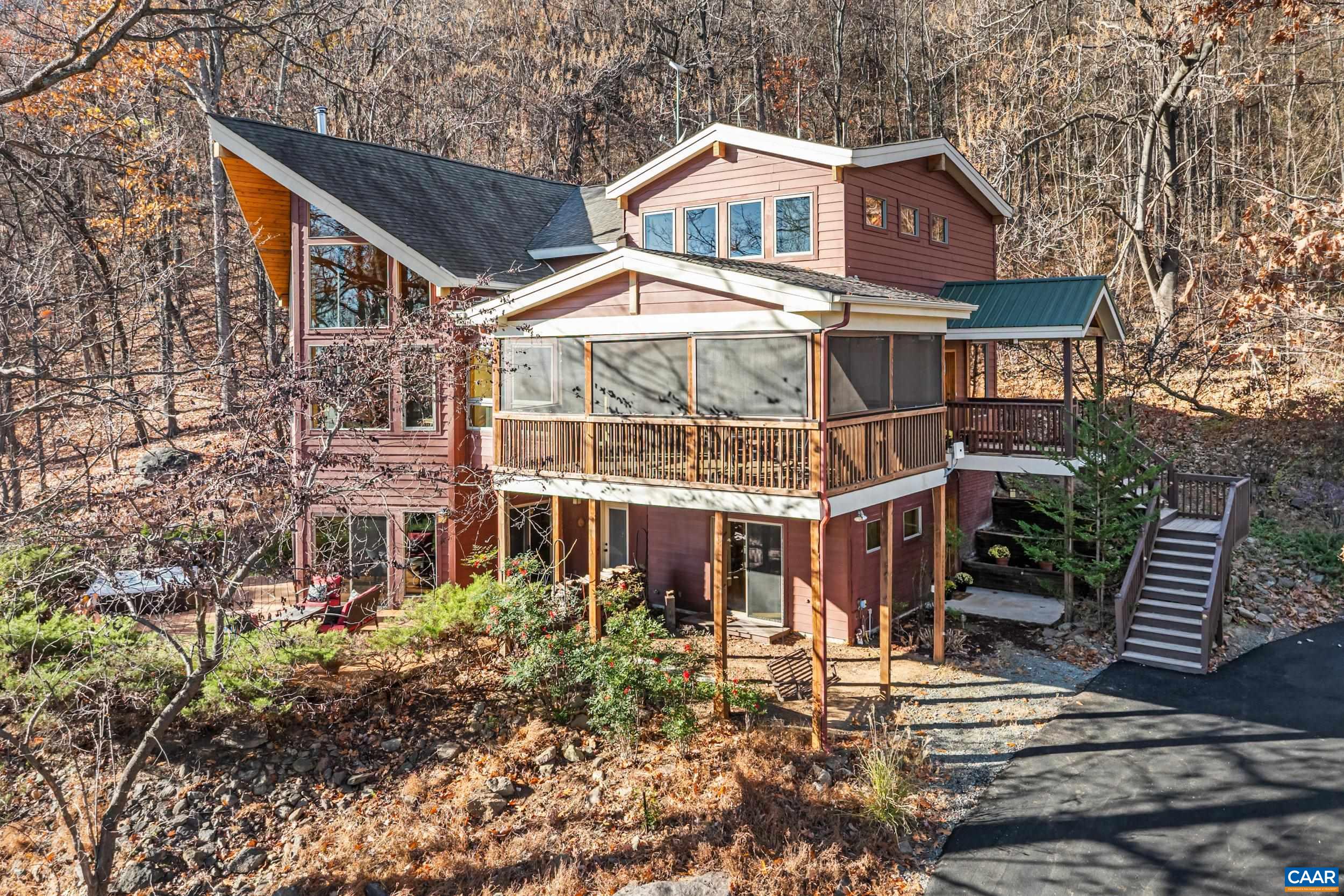 6696 HIGHLANDER WAY
