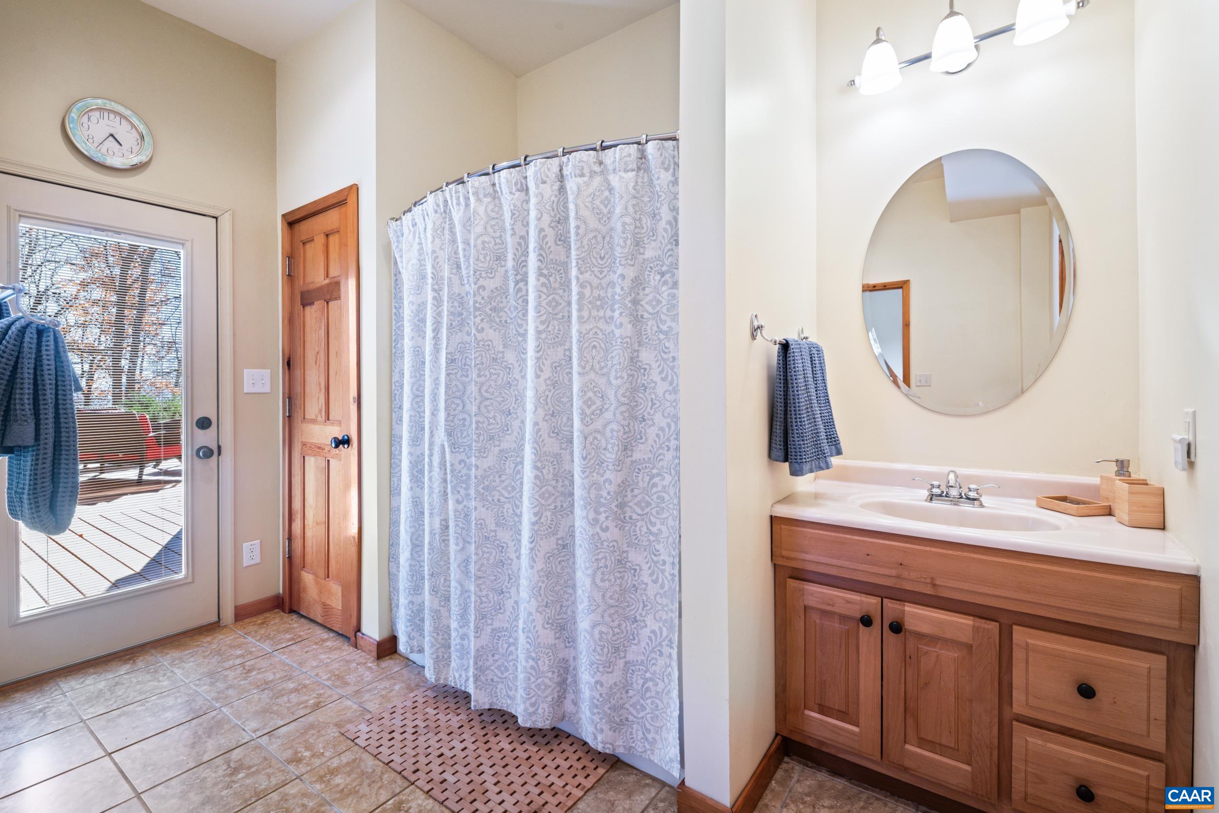 6696 HIGHLANDER WAY