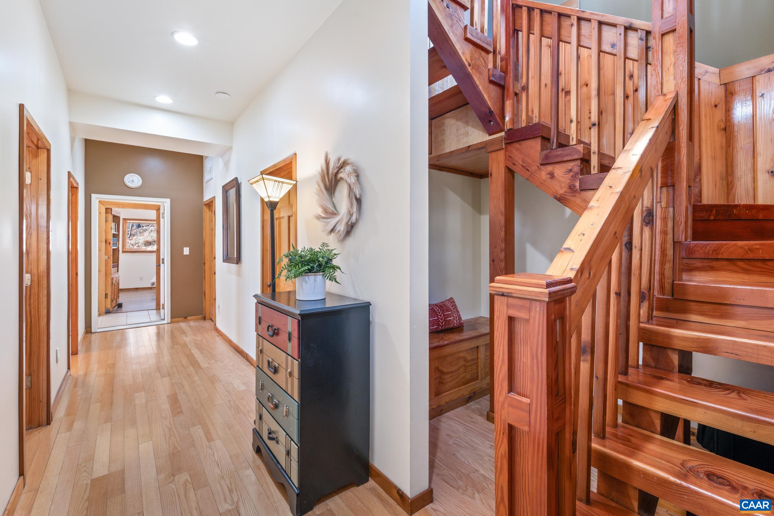 6696 HIGHLANDER WAY