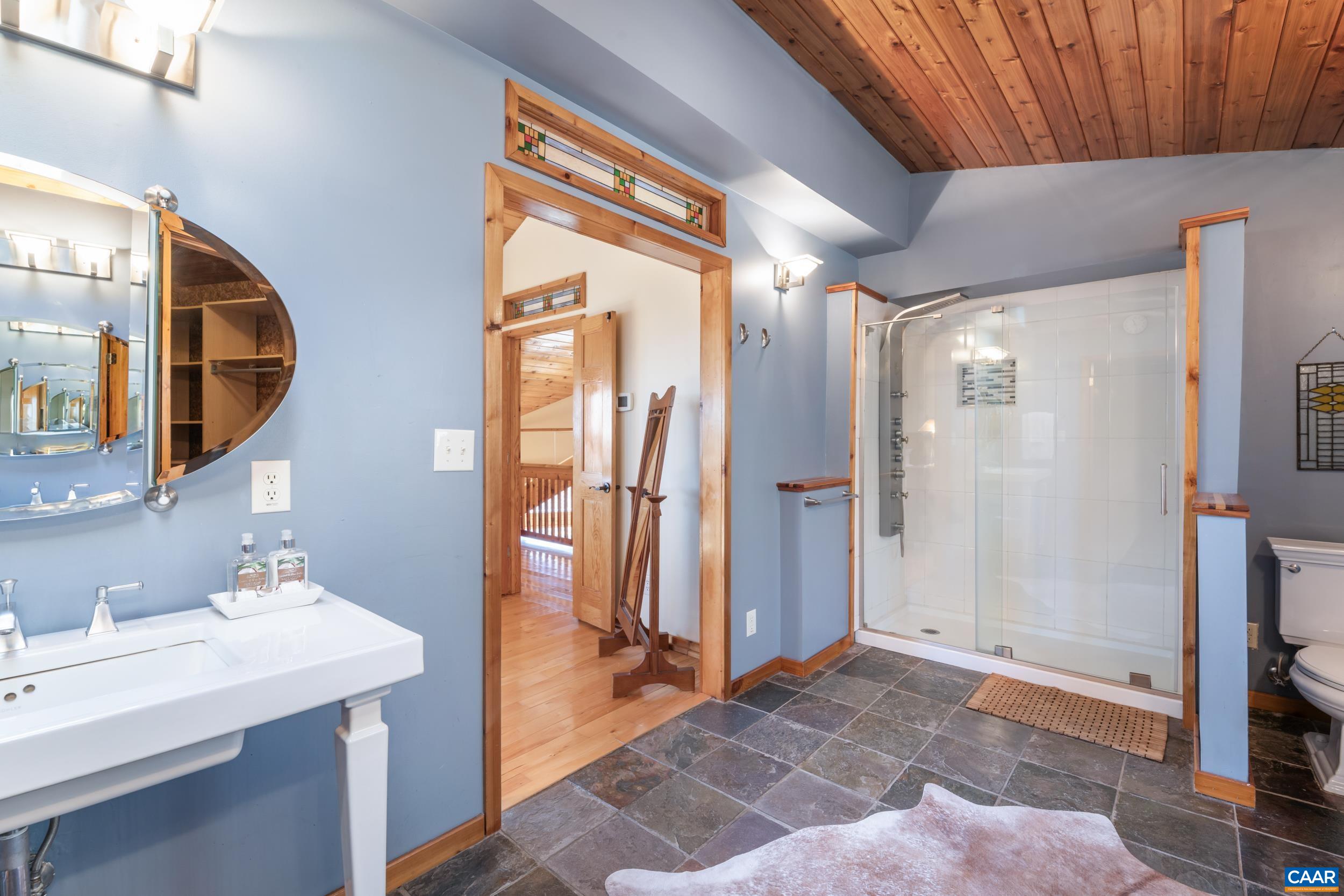 6696 HIGHLANDER WAY