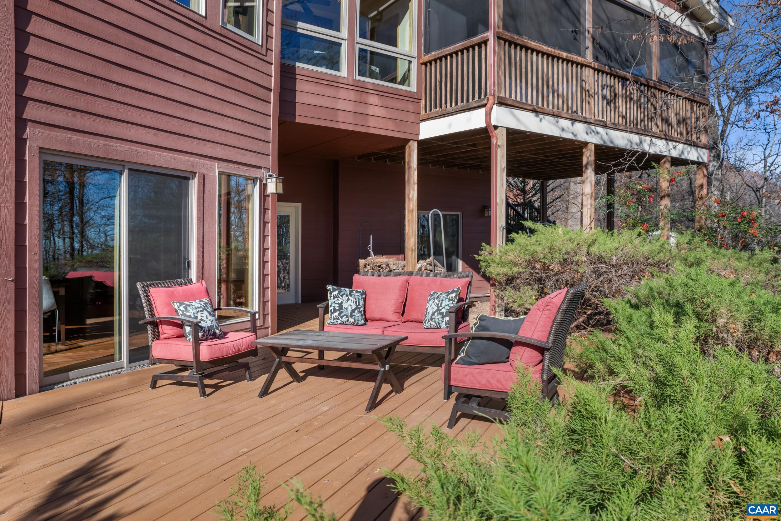 6696 HIGHLANDER WAY