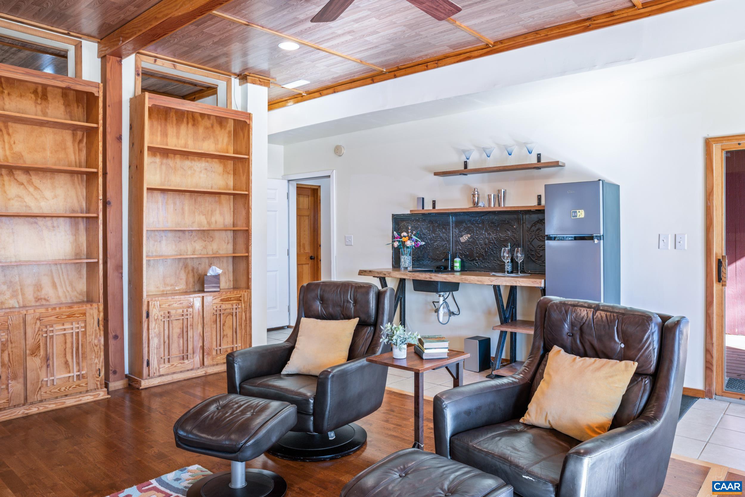 6696 HIGHLANDER WAY