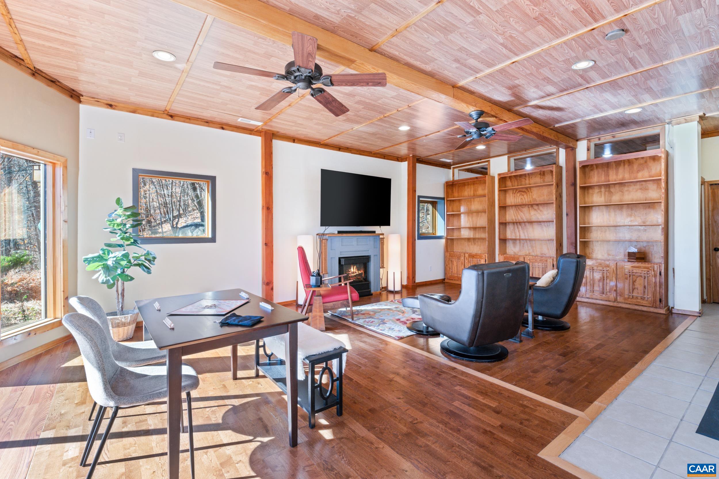 6696 HIGHLANDER WAY