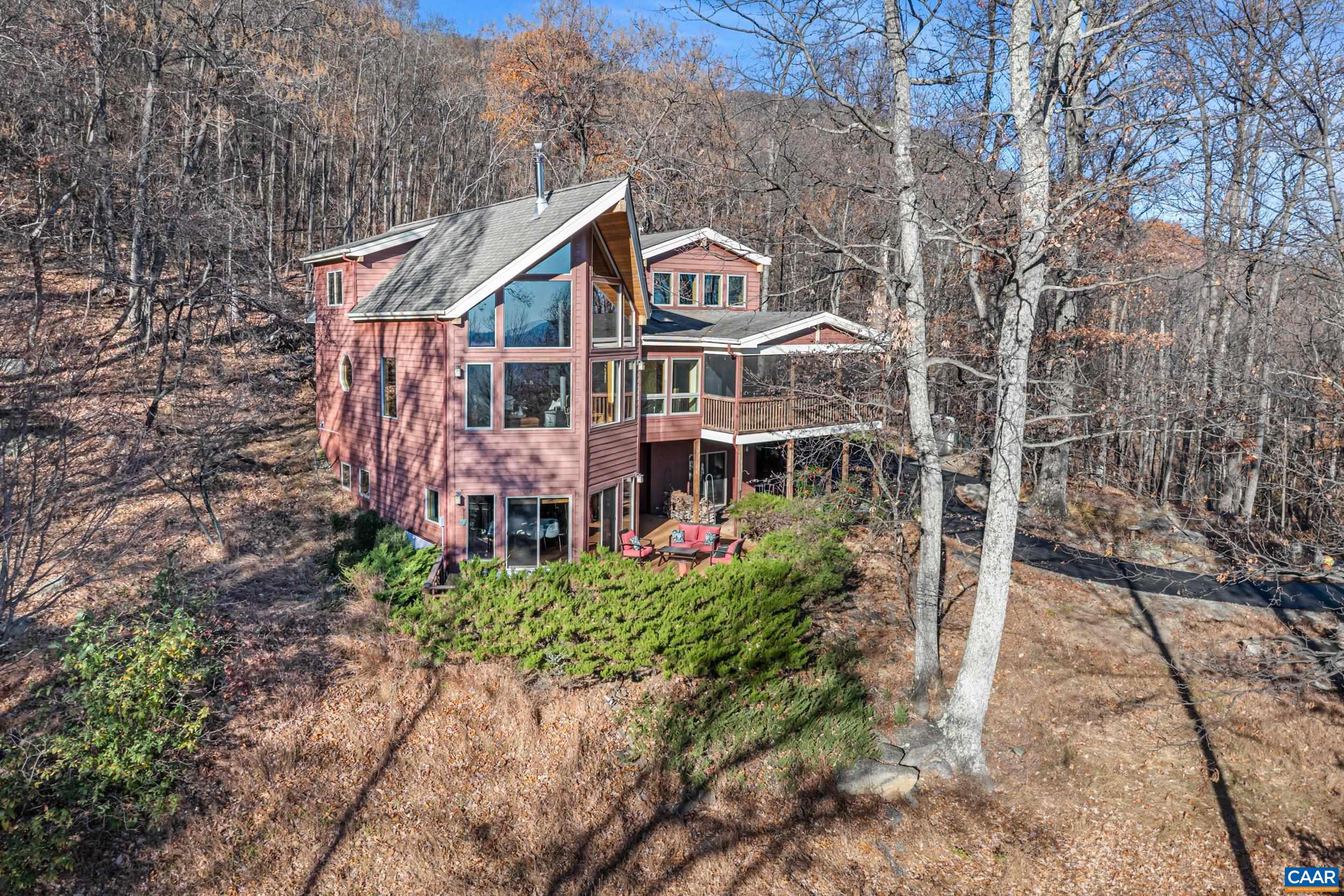 6696 HIGHLANDER WAY
