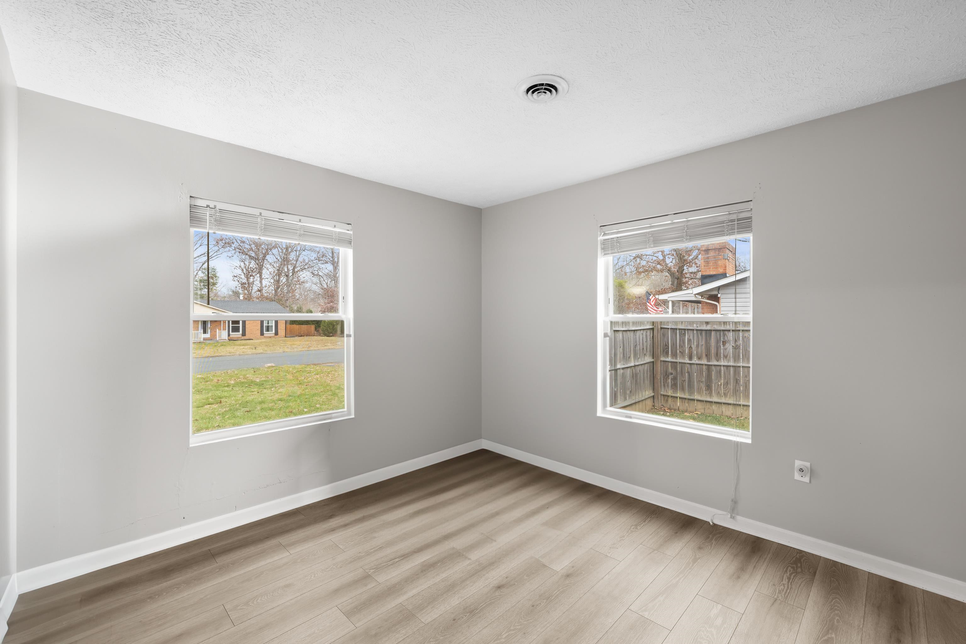 77 GREENWAY RD
