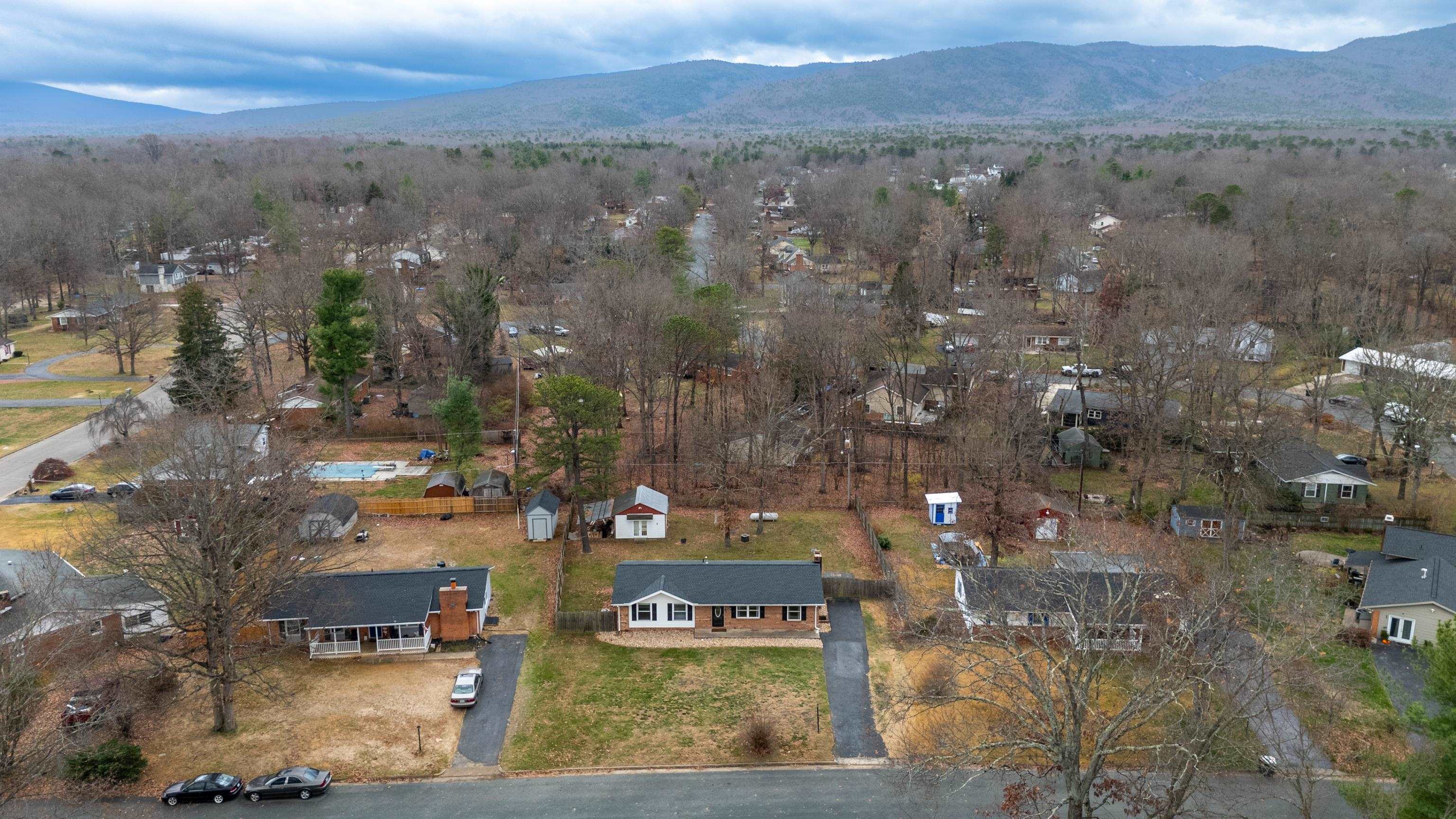 77 GREENWAY RD