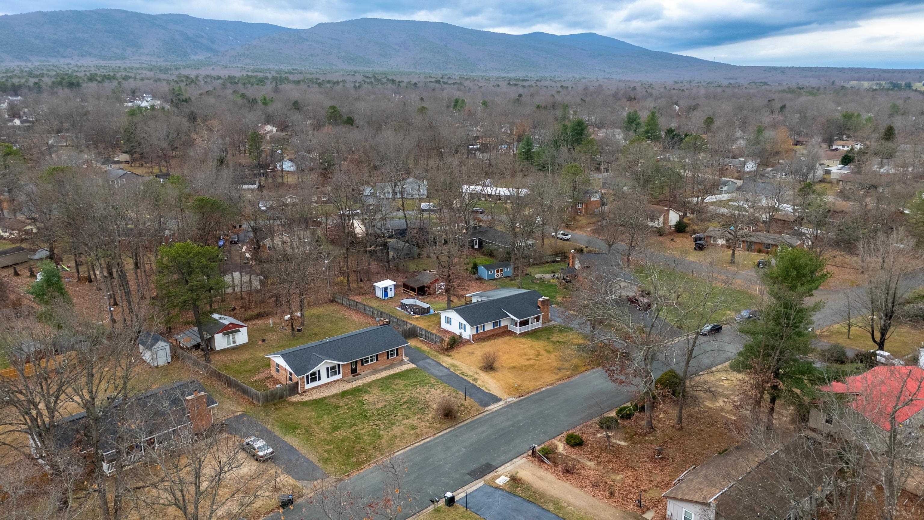 77 GREENWAY RD