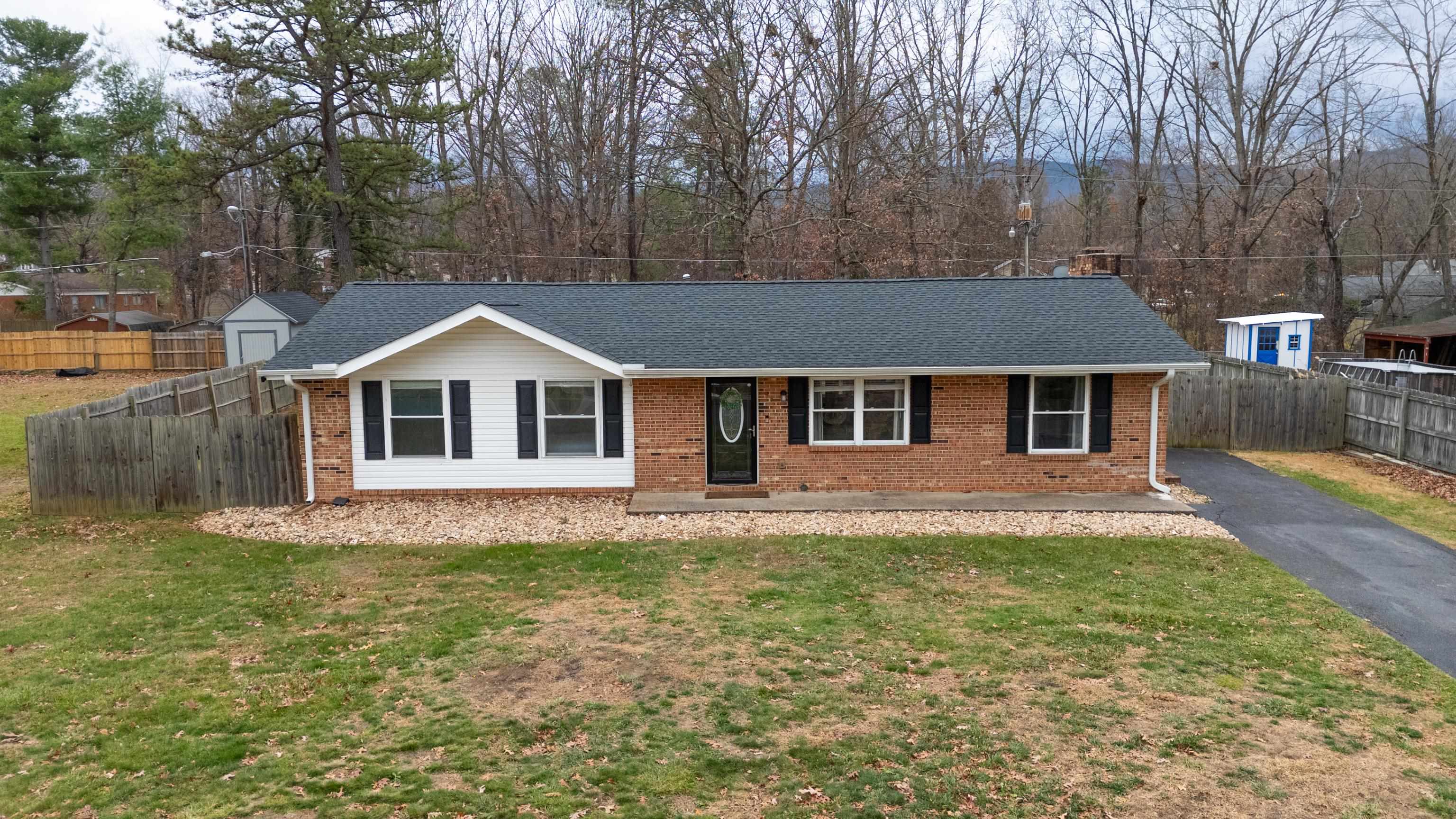 77 GREENWAY RD