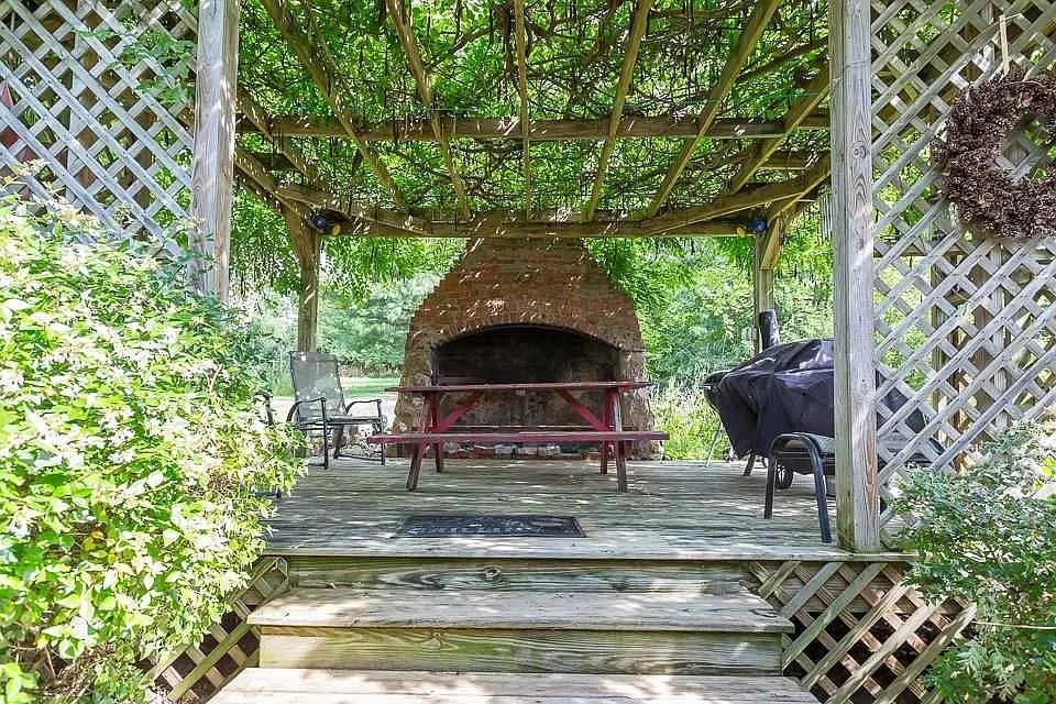 163 PLEASANT VIEW RD