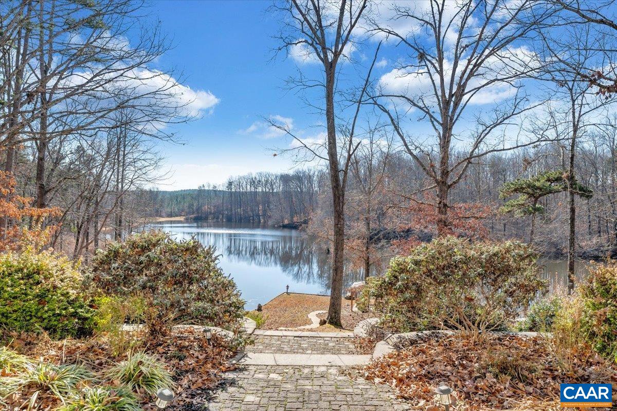 780 DRY BRIDGE RD