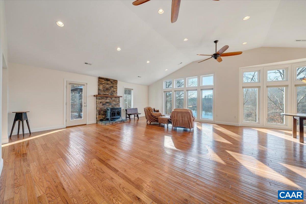 780 DRY BRIDGE RD