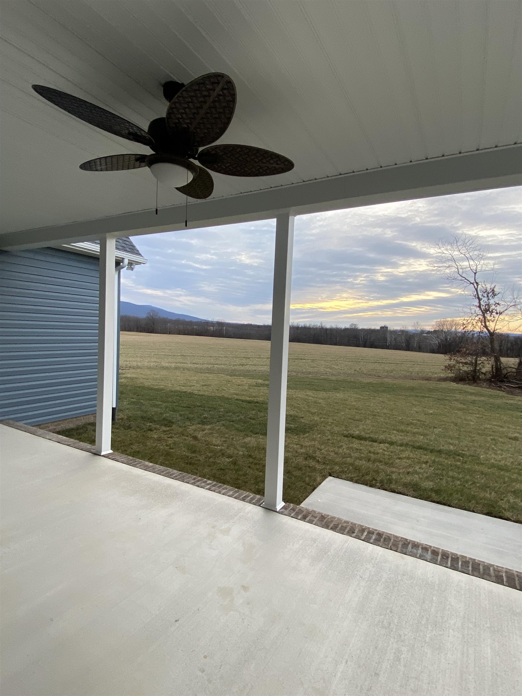 128 FALL RIDGE DR