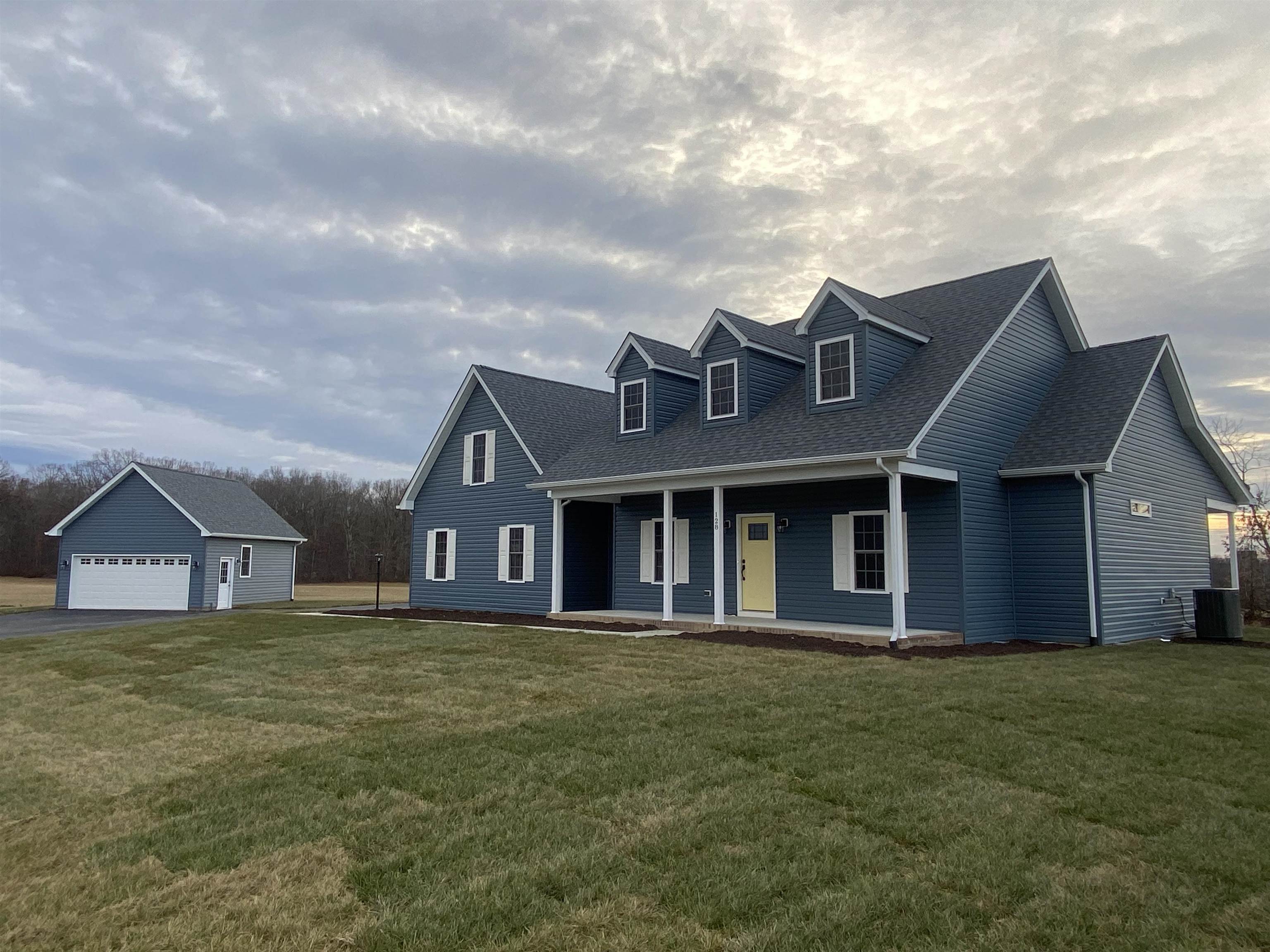 128 FALL RIDGE DR