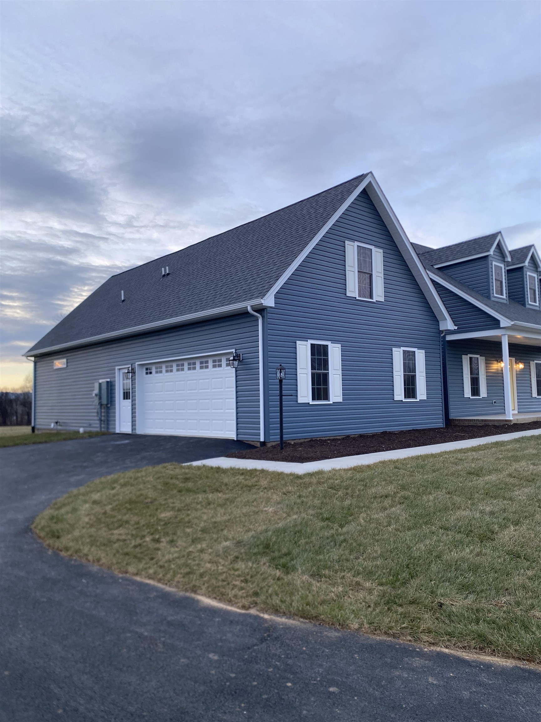 128 FALL RIDGE DR