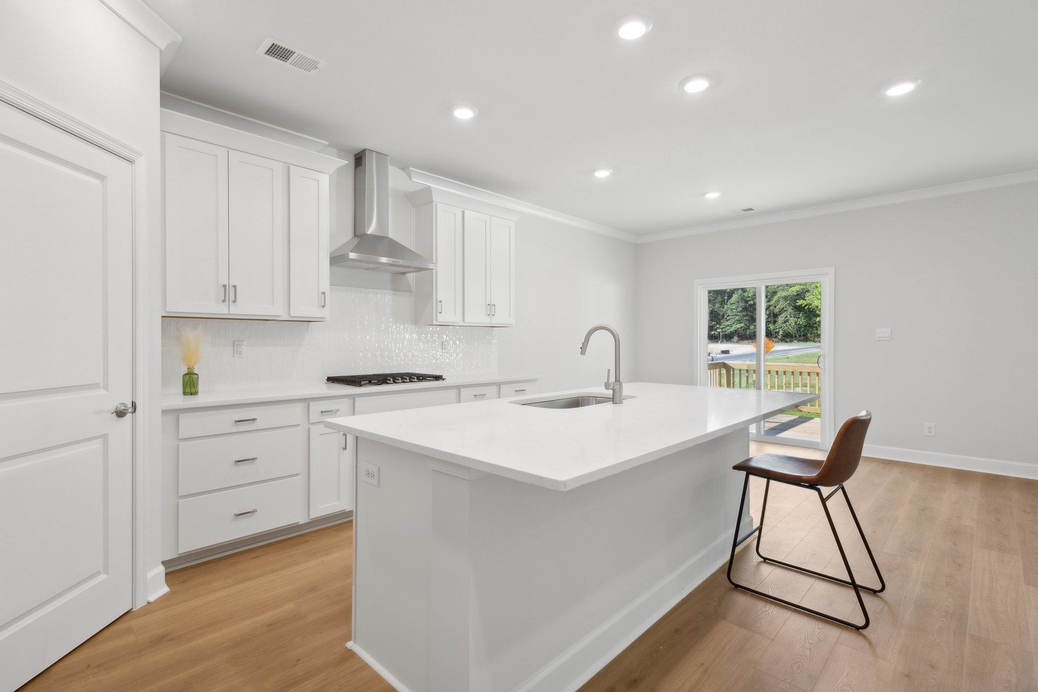 74 WHISPERING OAKS DR