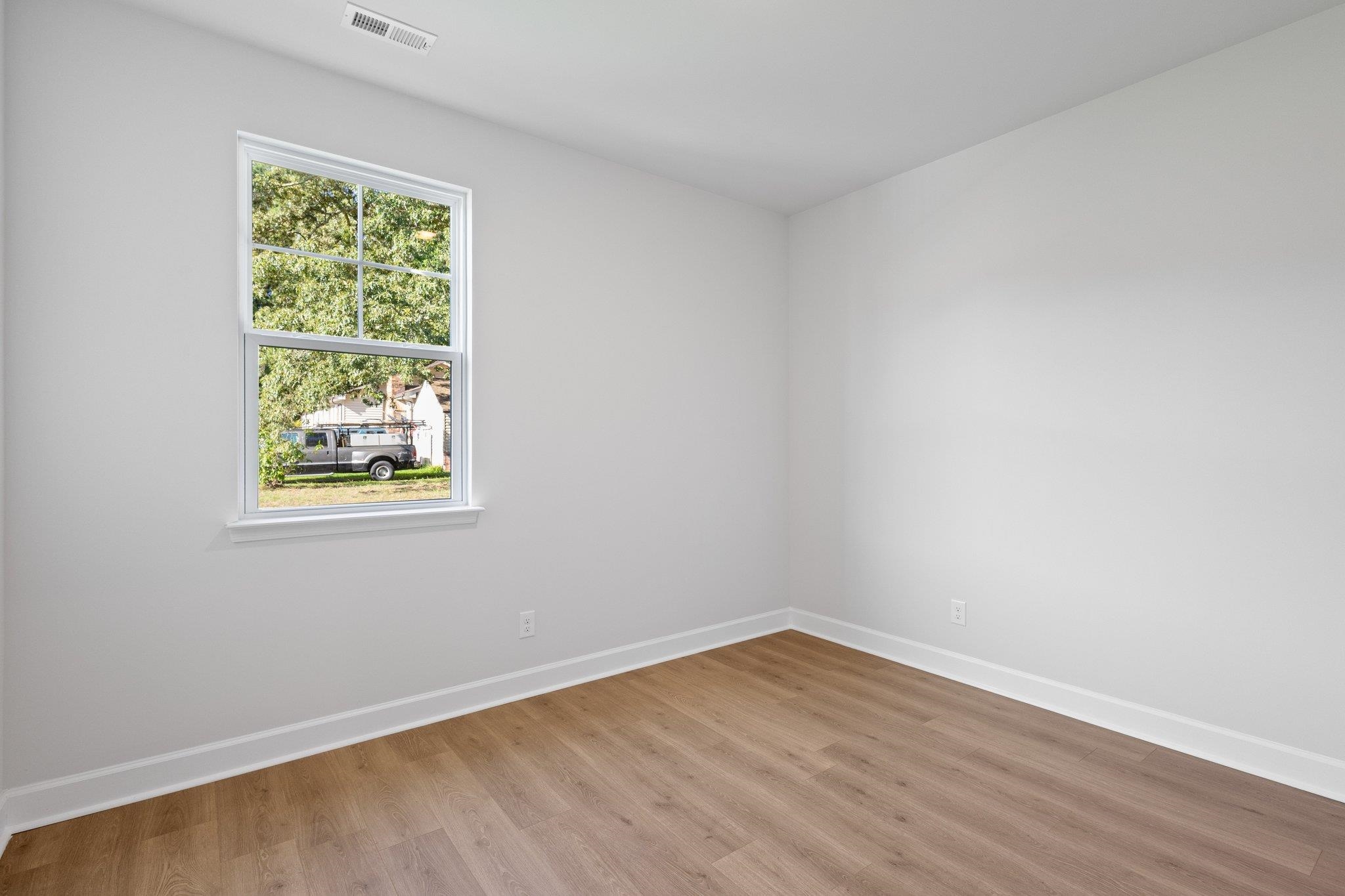 74 WHISPERING OAKS DR