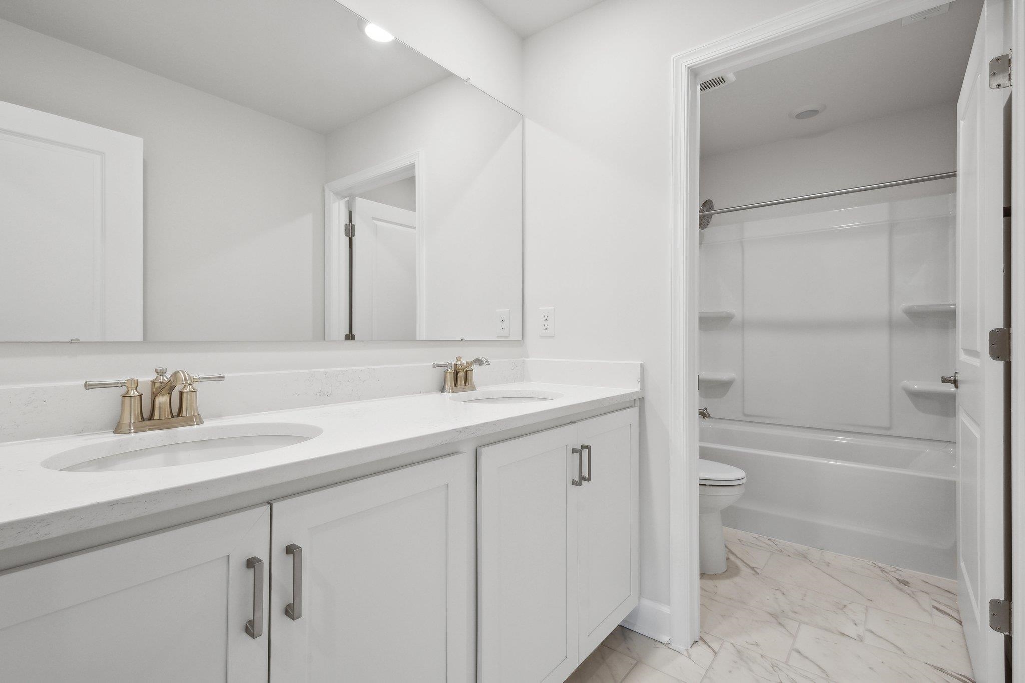 74 WHISPERING OAKS DR