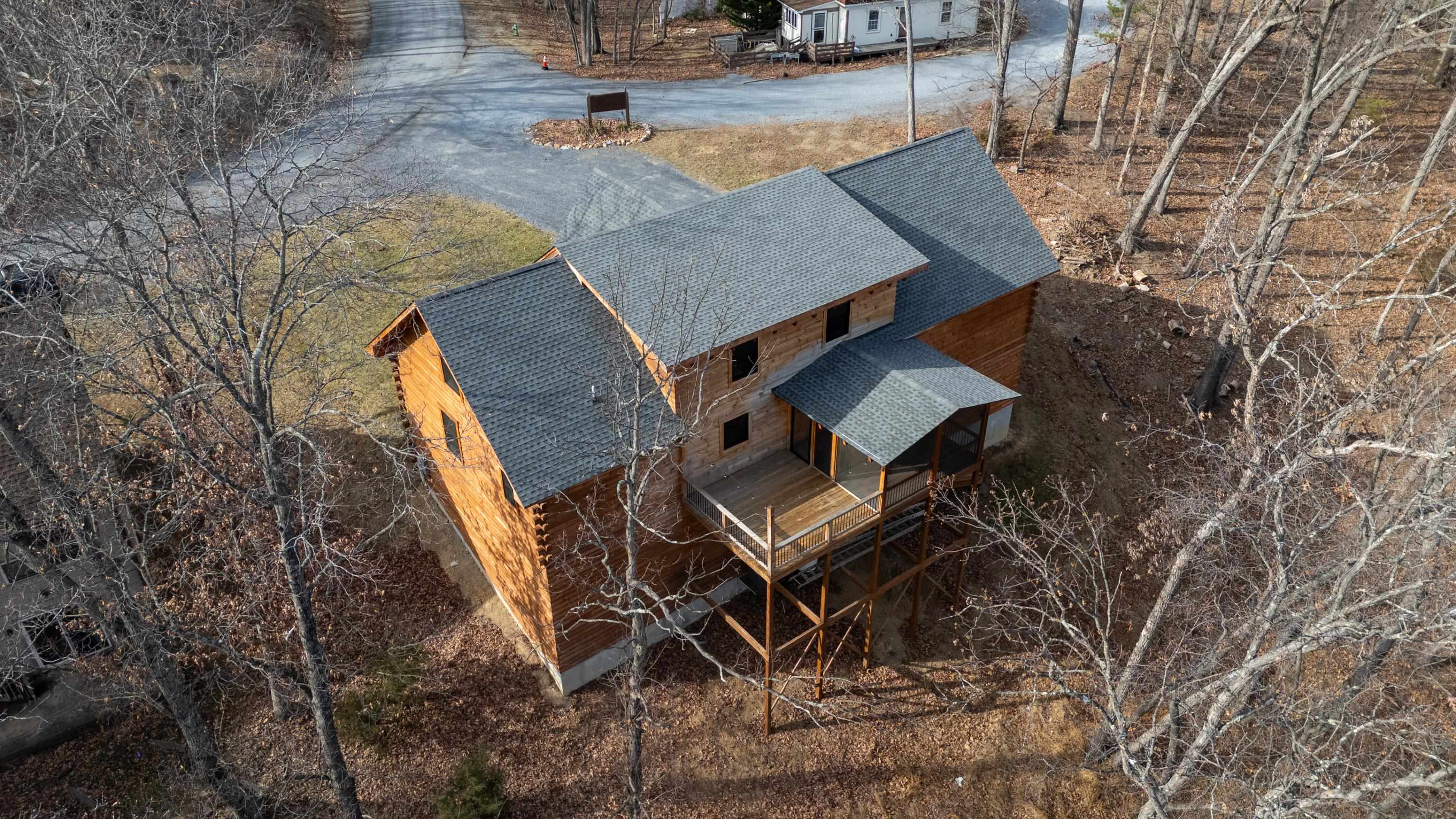179 PASSAGE LN