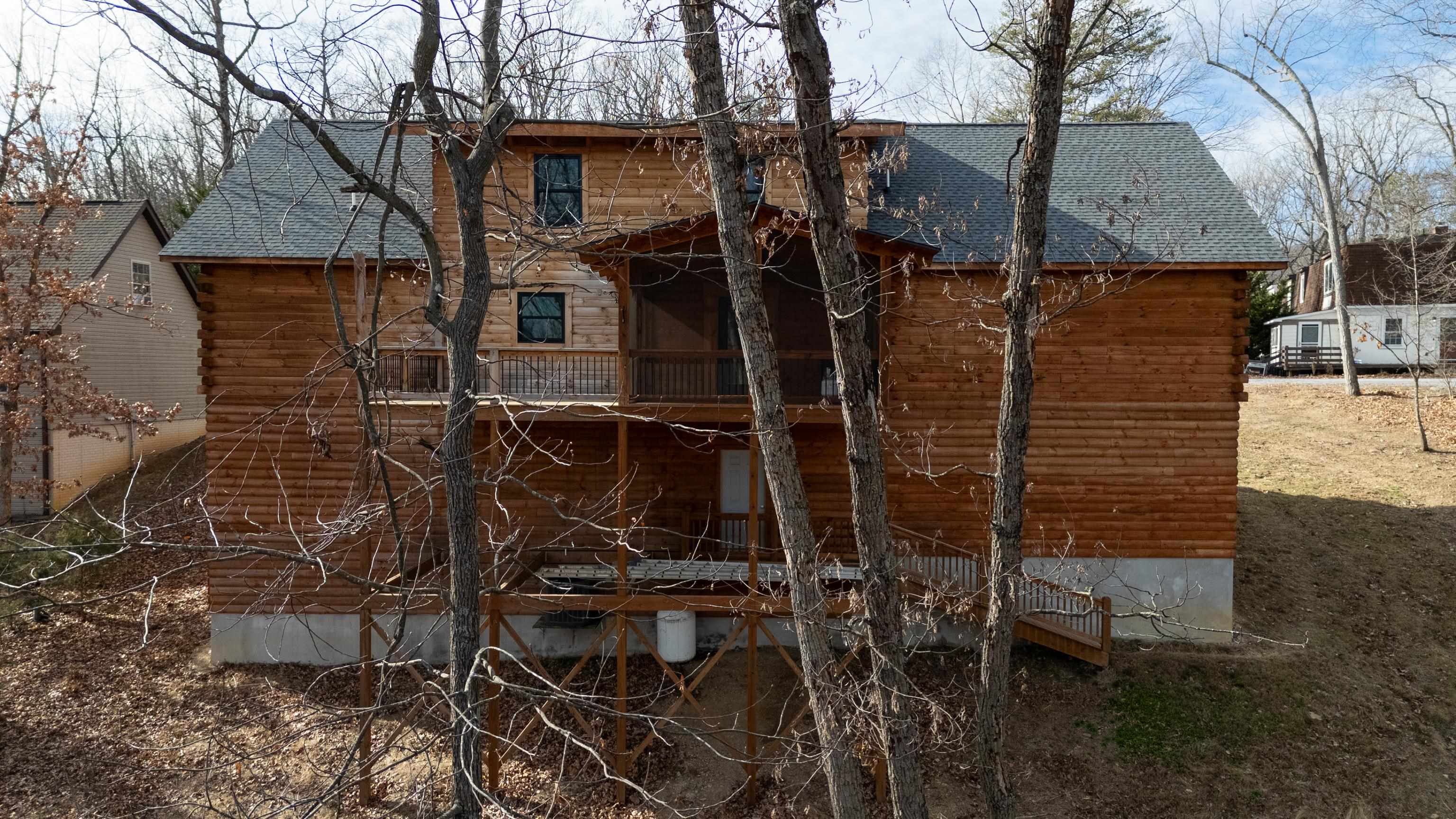 179 PASSAGE LN