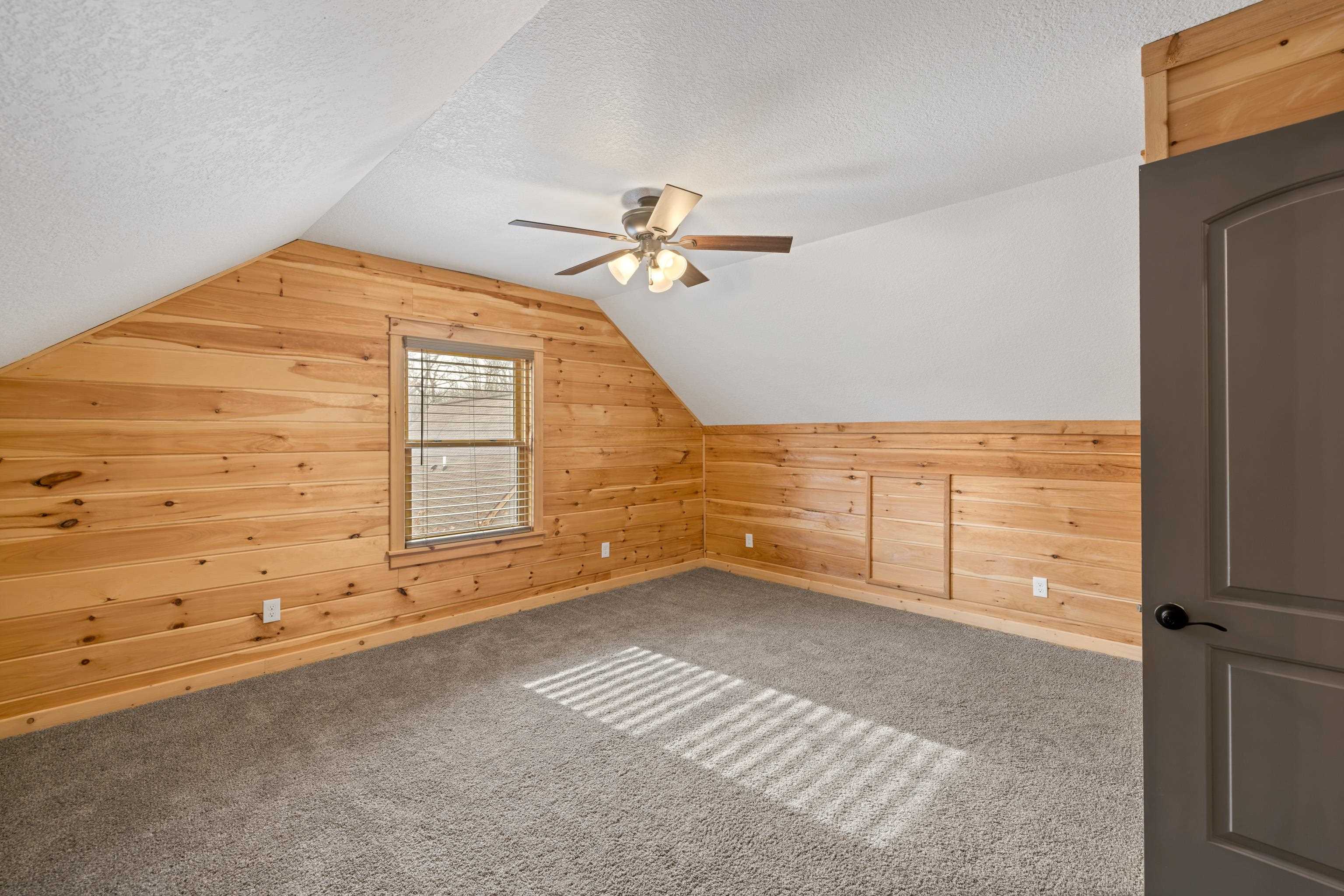 179 PASSAGE LN