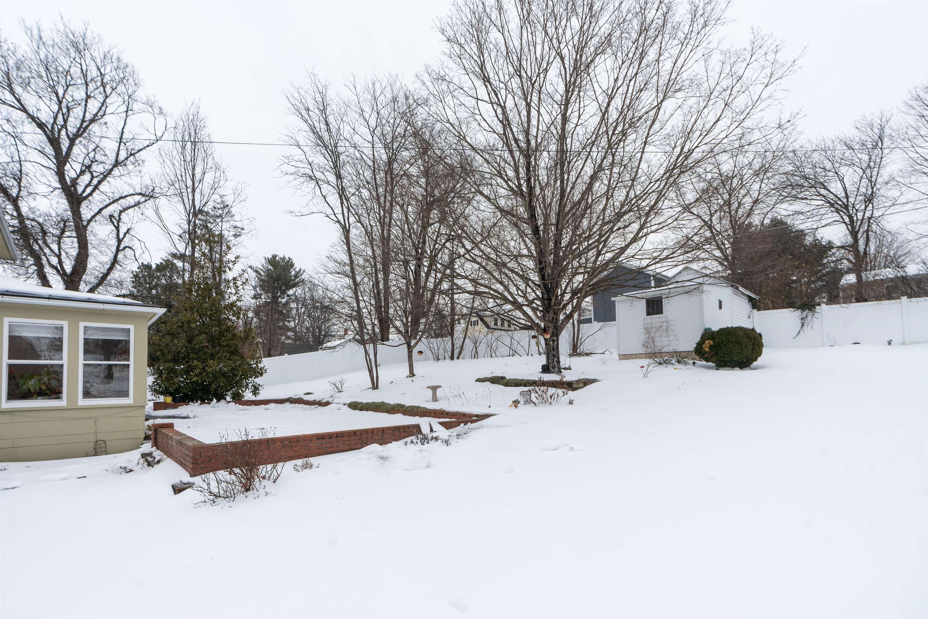 528 LOCUST AVE