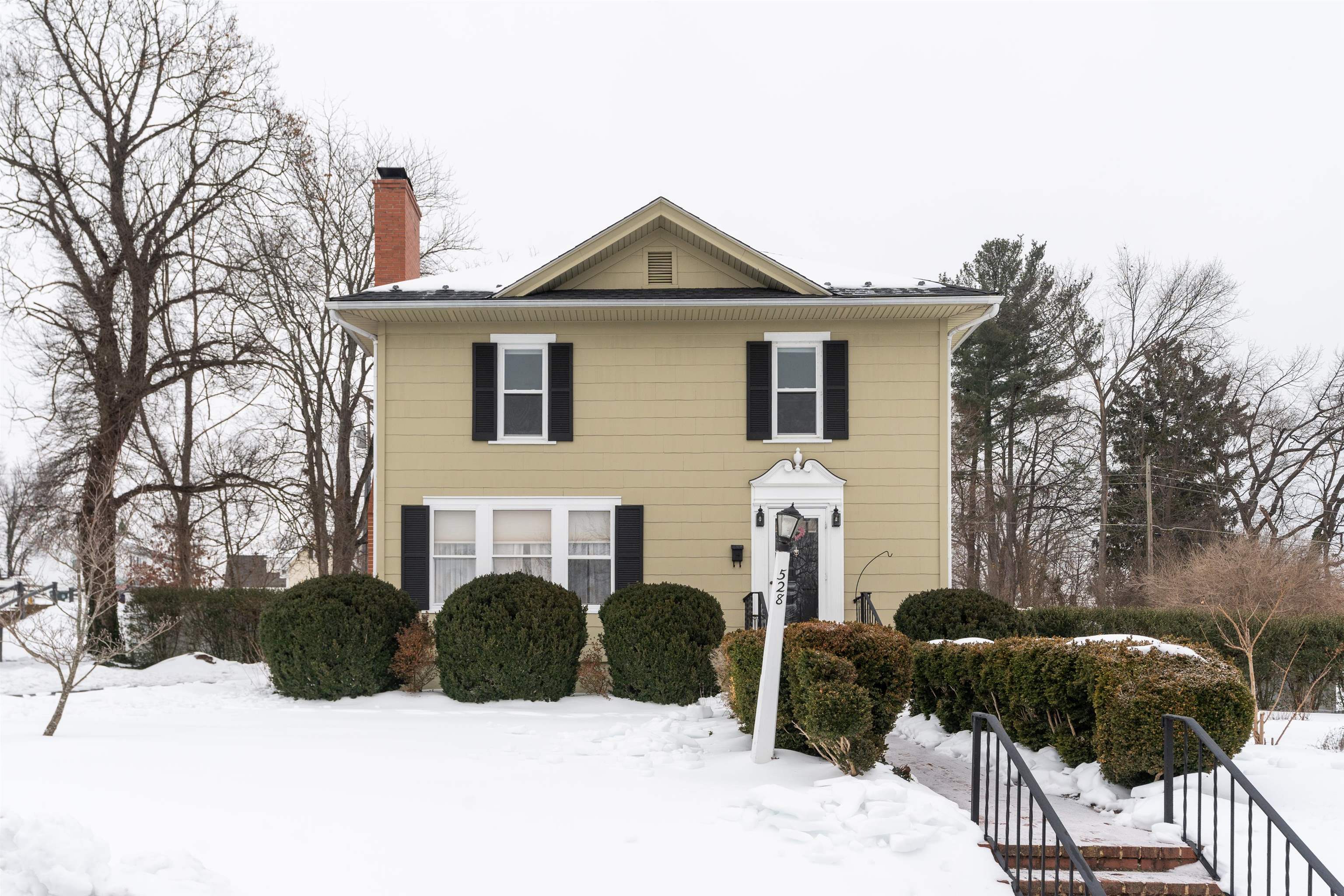528 LOCUST AVE