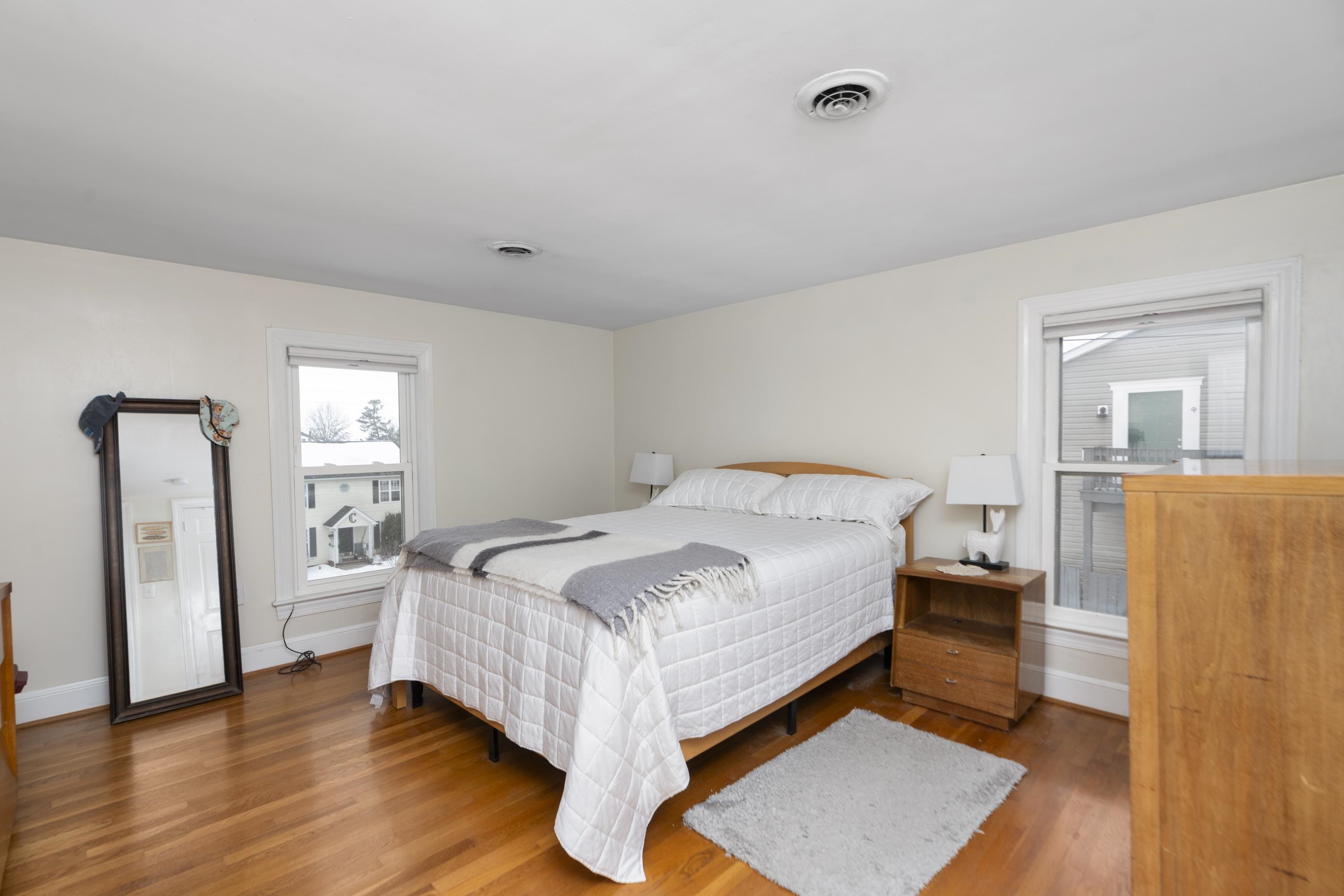 528 LOCUST AVE