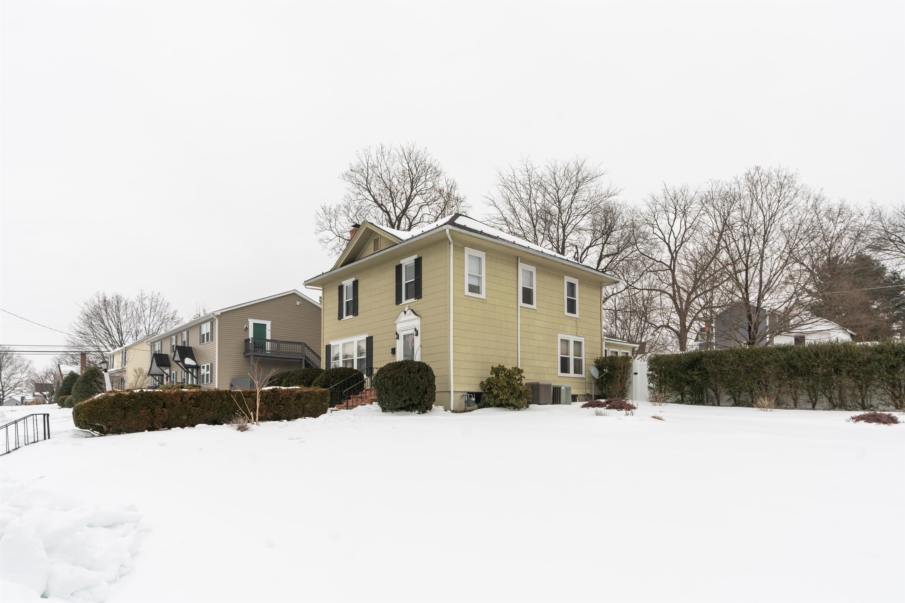 528 LOCUST AVE