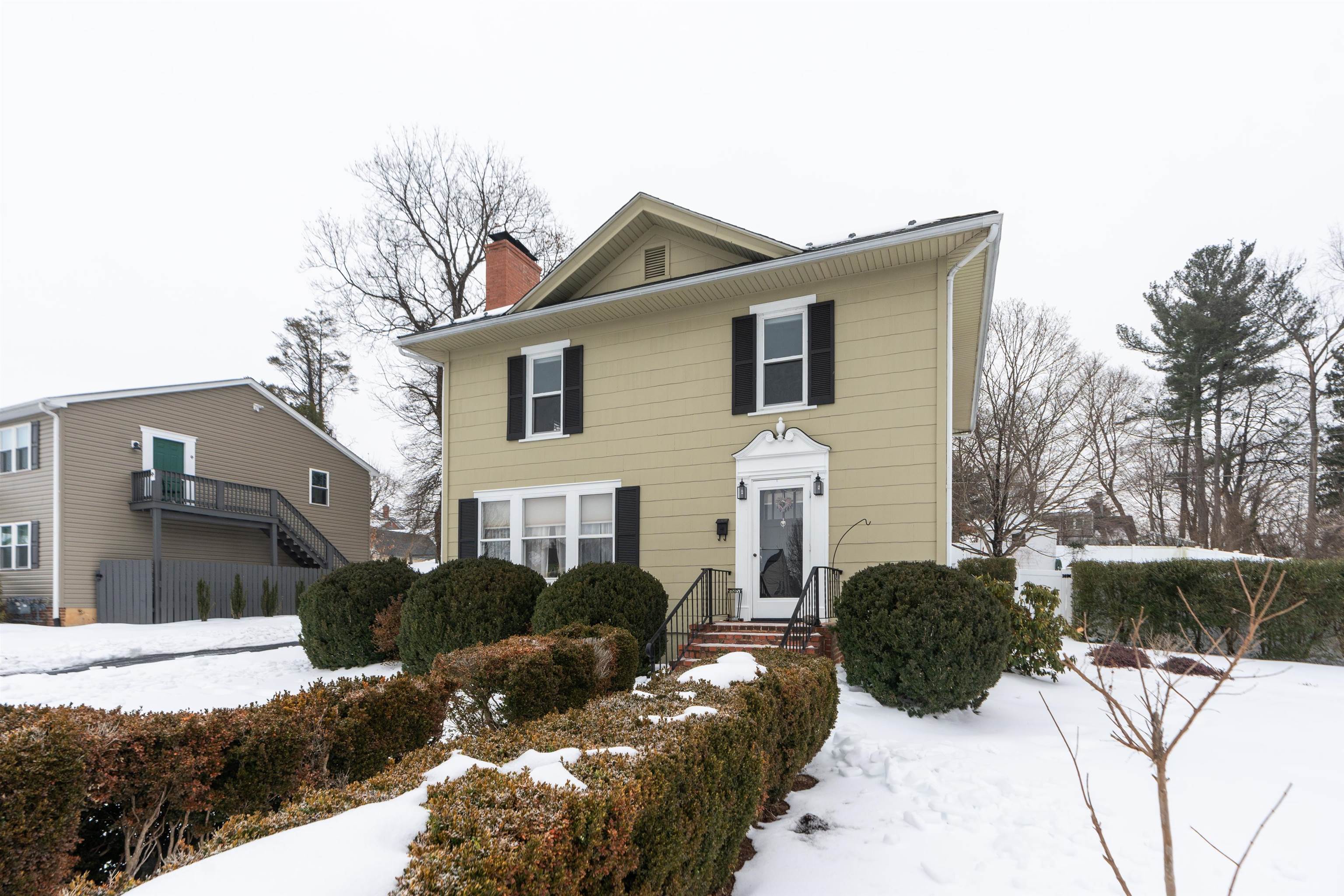 528 LOCUST AVE
