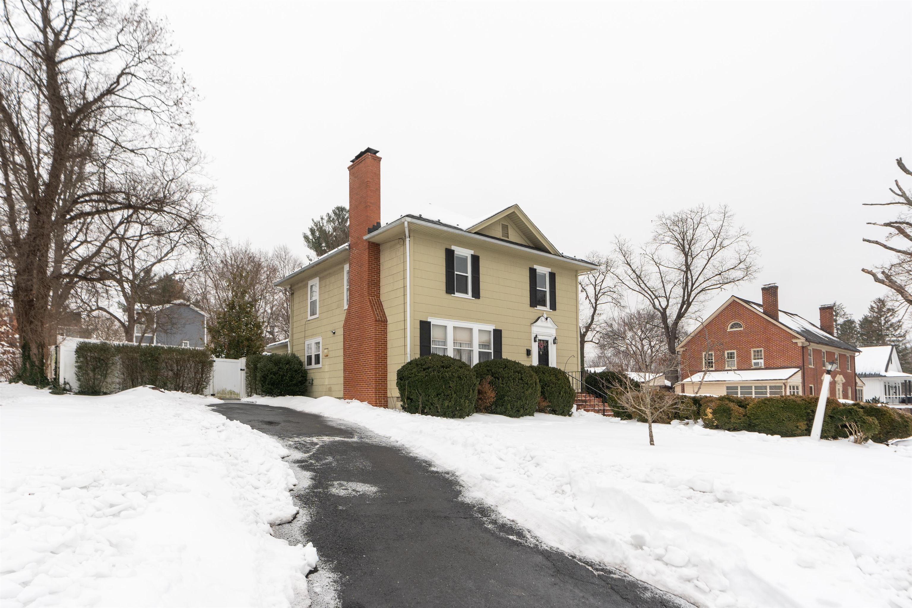 528 LOCUST AVE