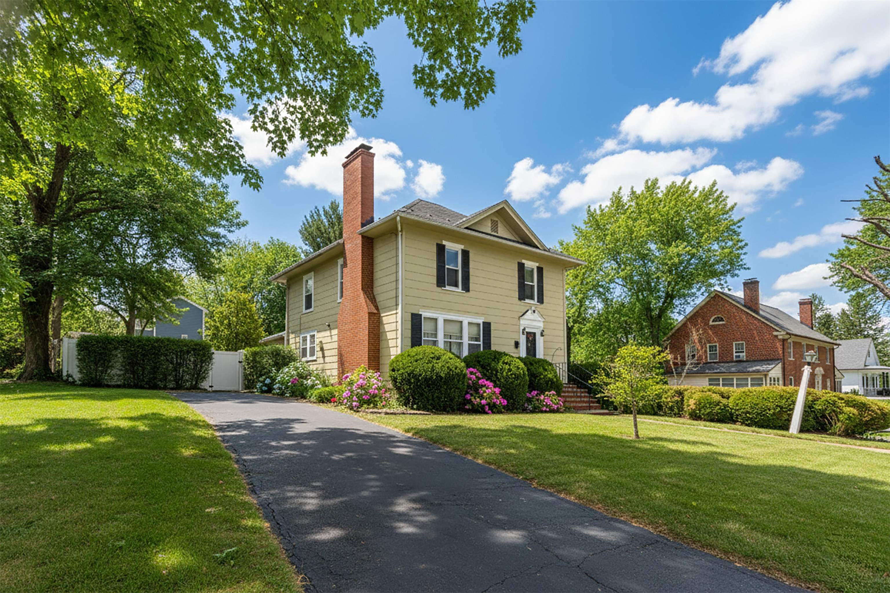 528 LOCUST AVE
