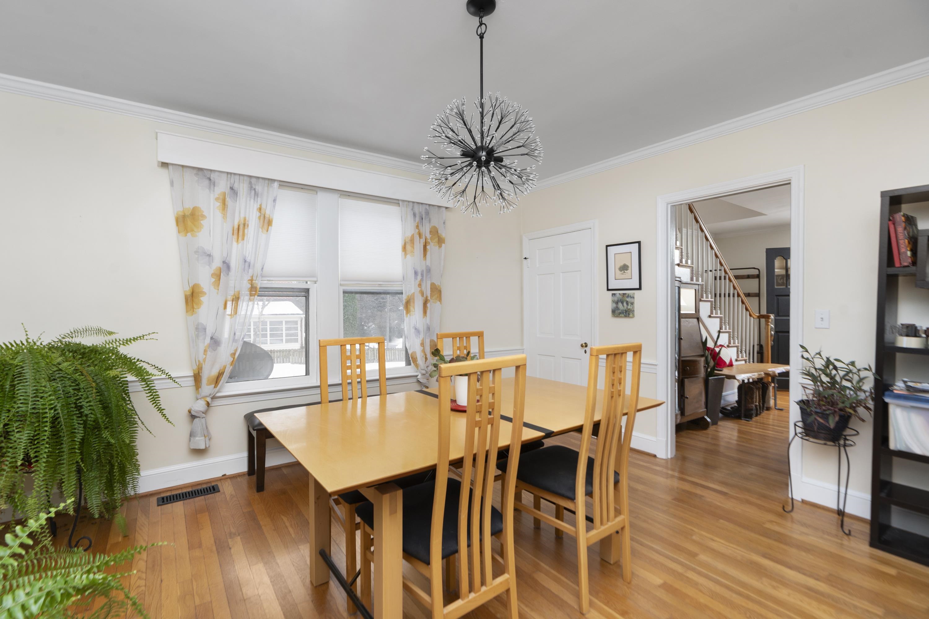 528 LOCUST AVE