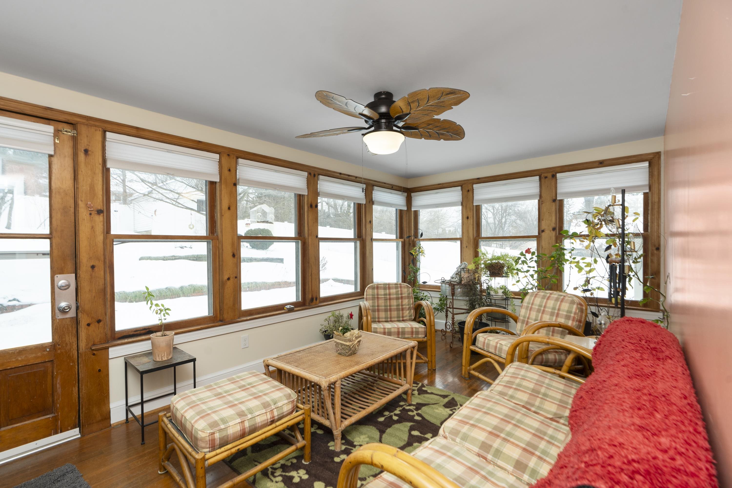 528 LOCUST AVE