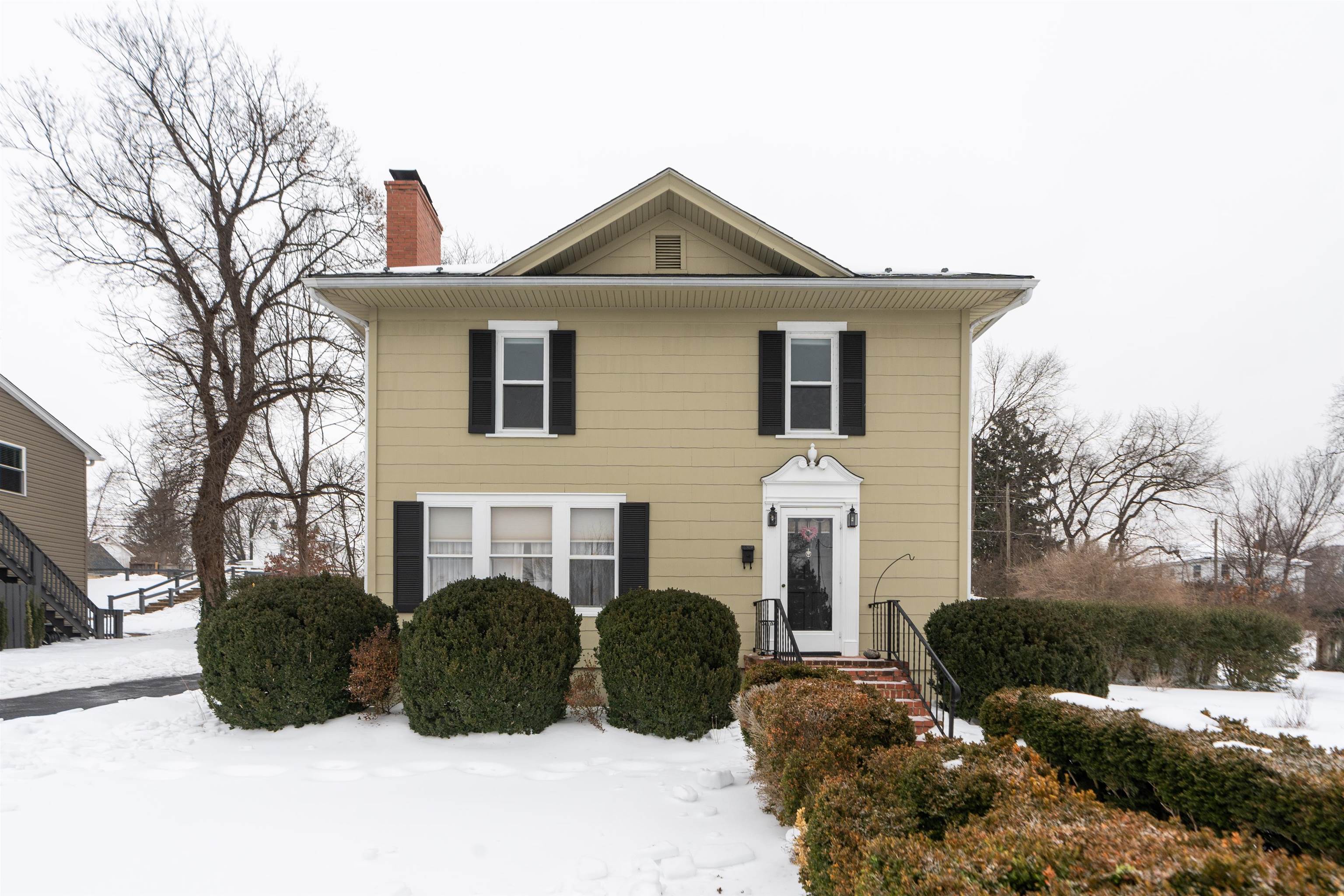 528 LOCUST AVE