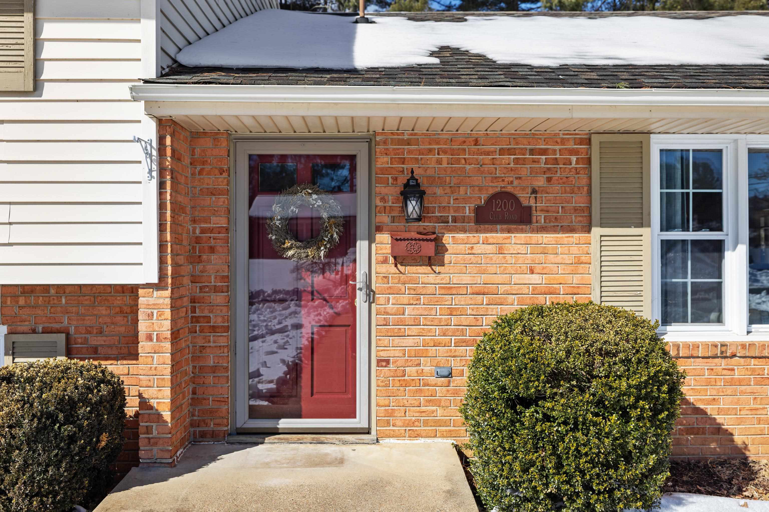 1200 CLUB RD