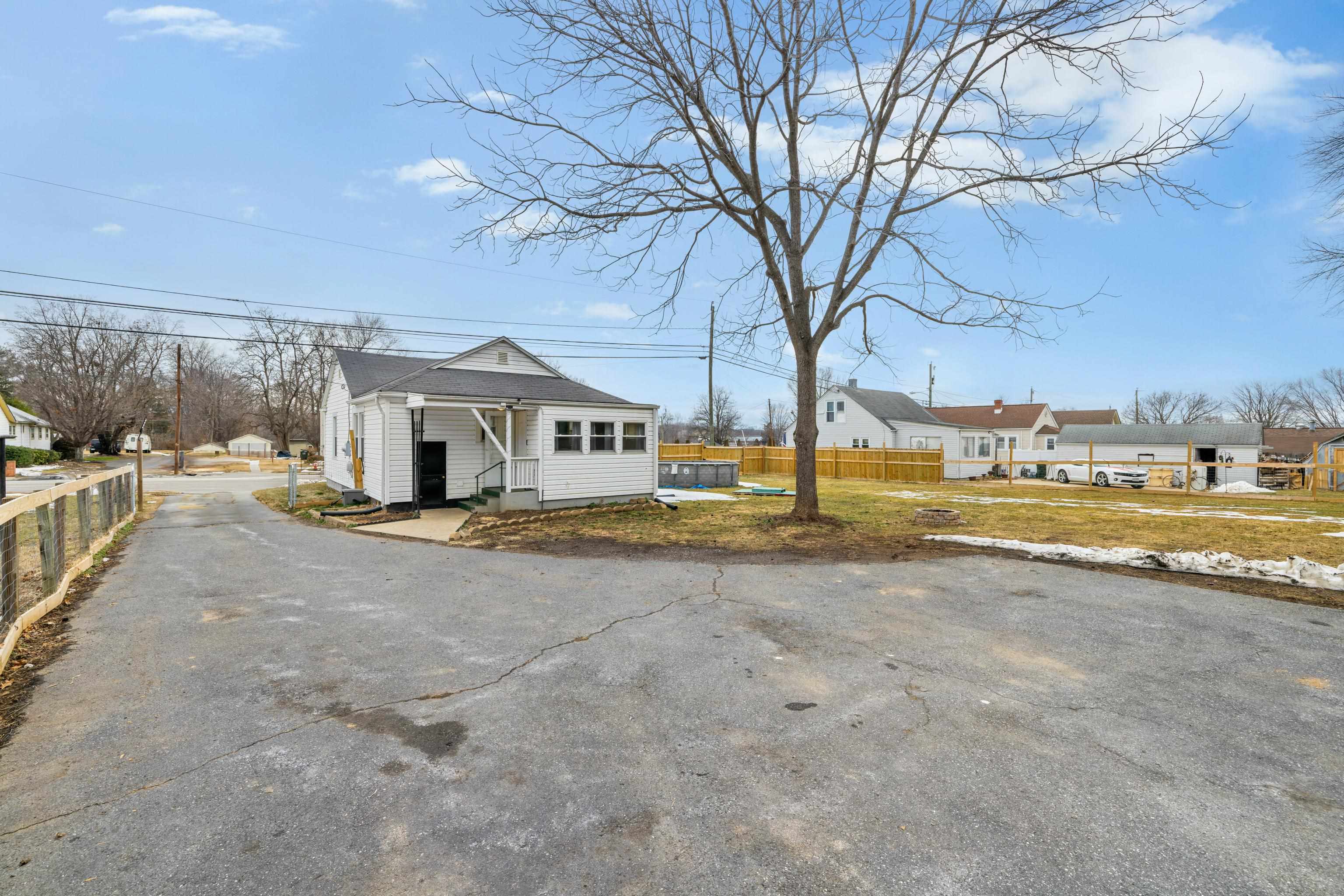 525 EAST SIDE HWY